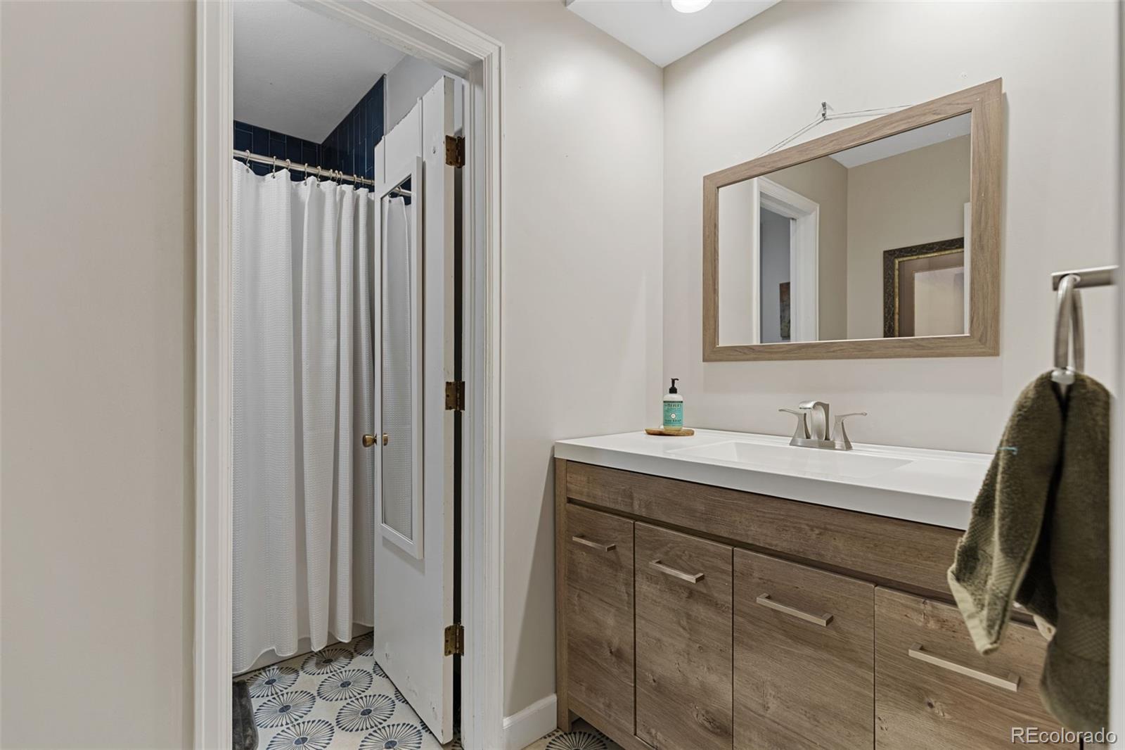 MLS Image #21 for 3691 s narcissus way,denver, Colorado