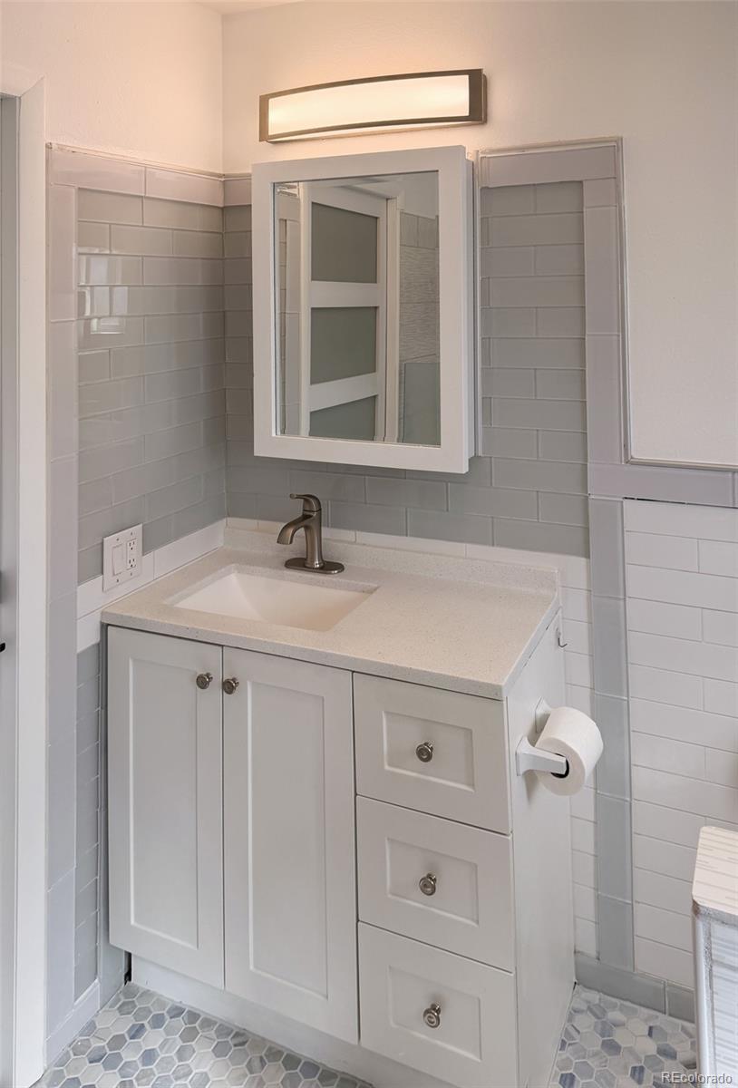 MLS Image #19 for 3719 e mission  parkway ,aurora, Colorado