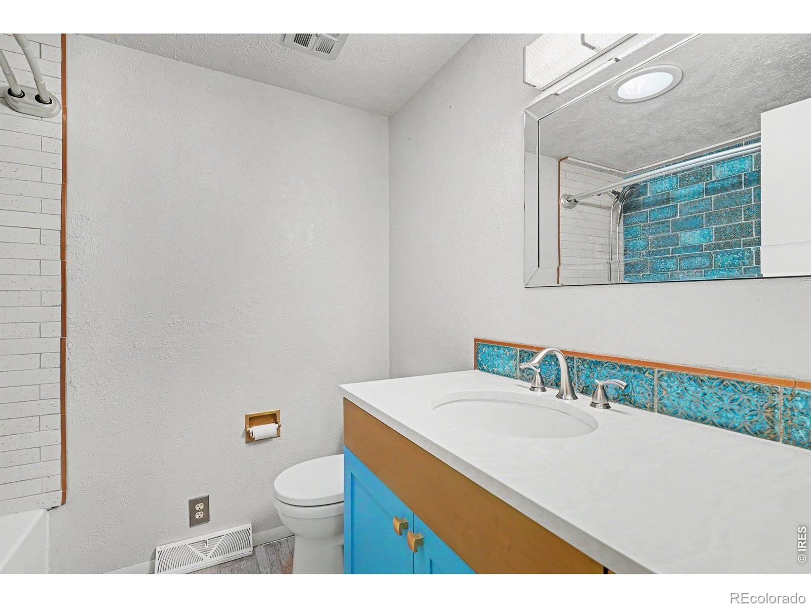 MLS Image #11 for 851  42nd street,loveland, Colorado