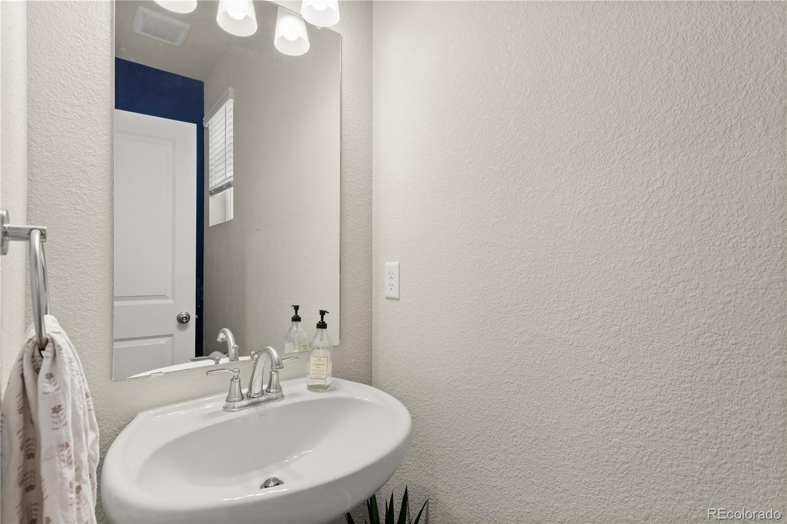 MLS Image #3 for 46525  sunflower lane,bennett, Colorado