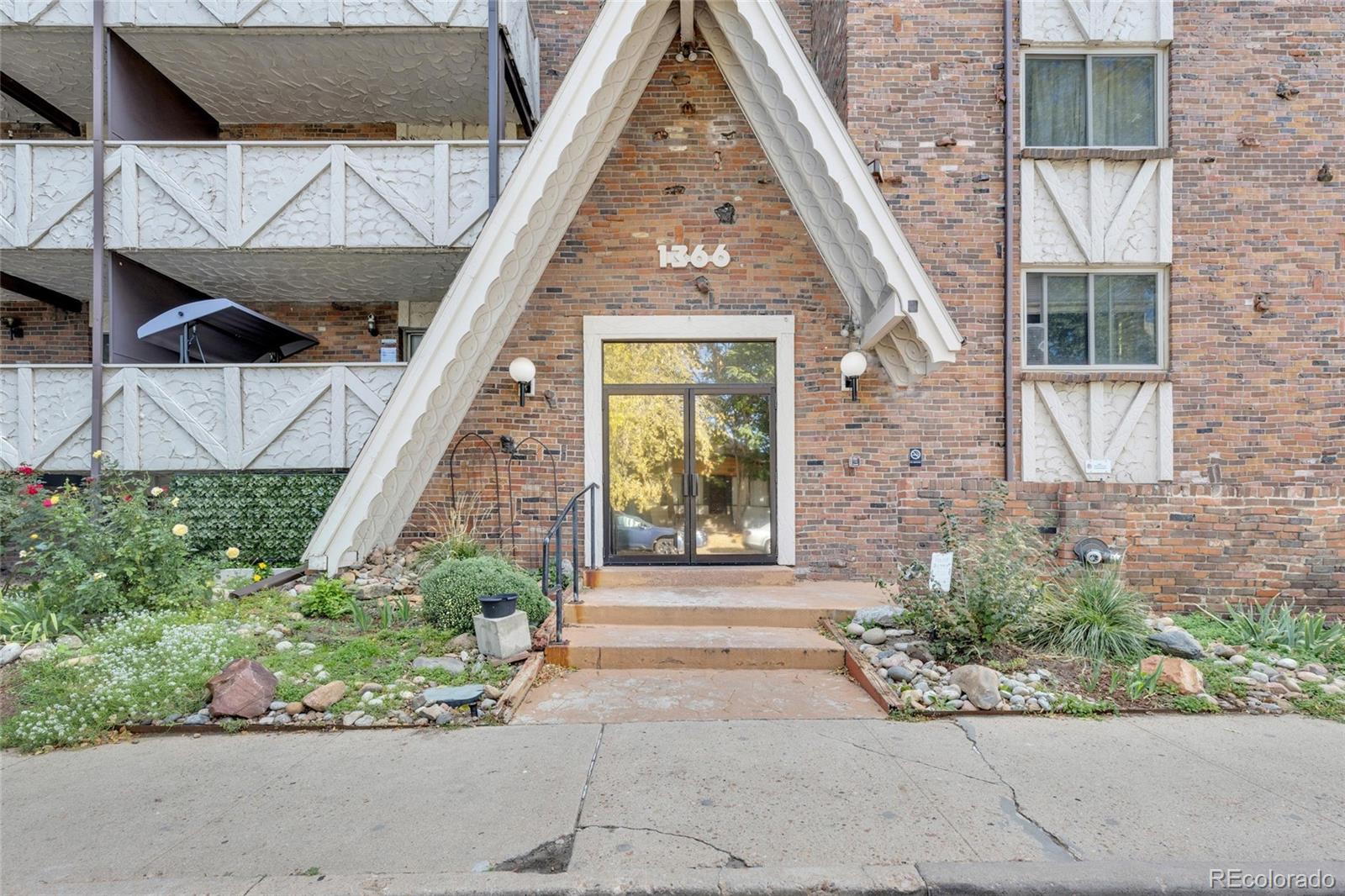 MLS Image #2 for 1366  garfield street 505,denver, Colorado