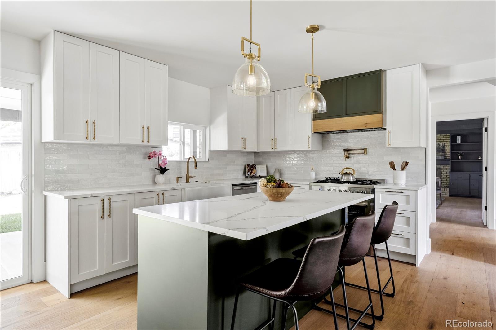 MLS Image #7 for 3645 s poplar street,denver, Colorado