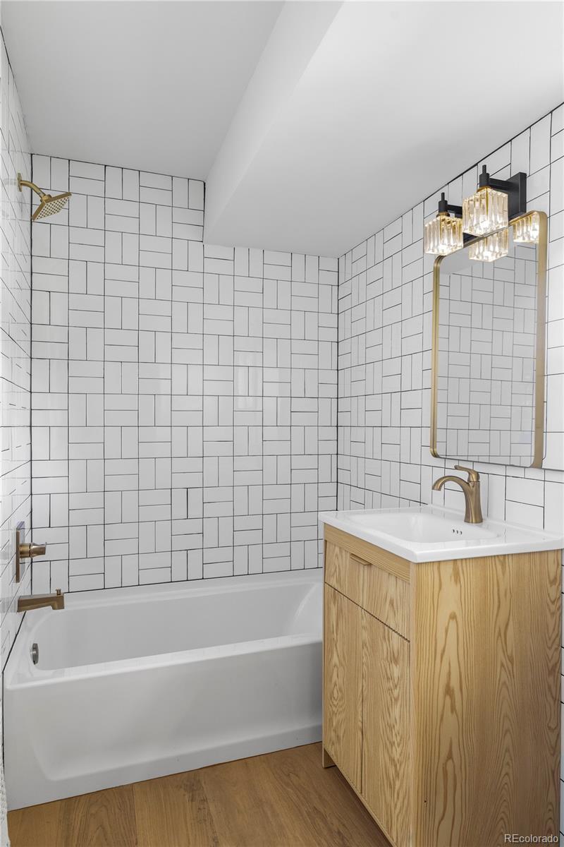 MLS Image #9 for 3645 s poplar street,denver, Colorado