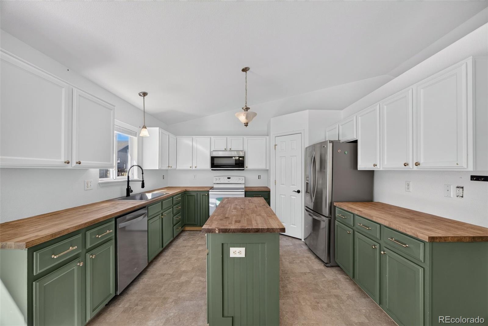 MLS Image #11 for 421  iron street,lochbuie, Colorado