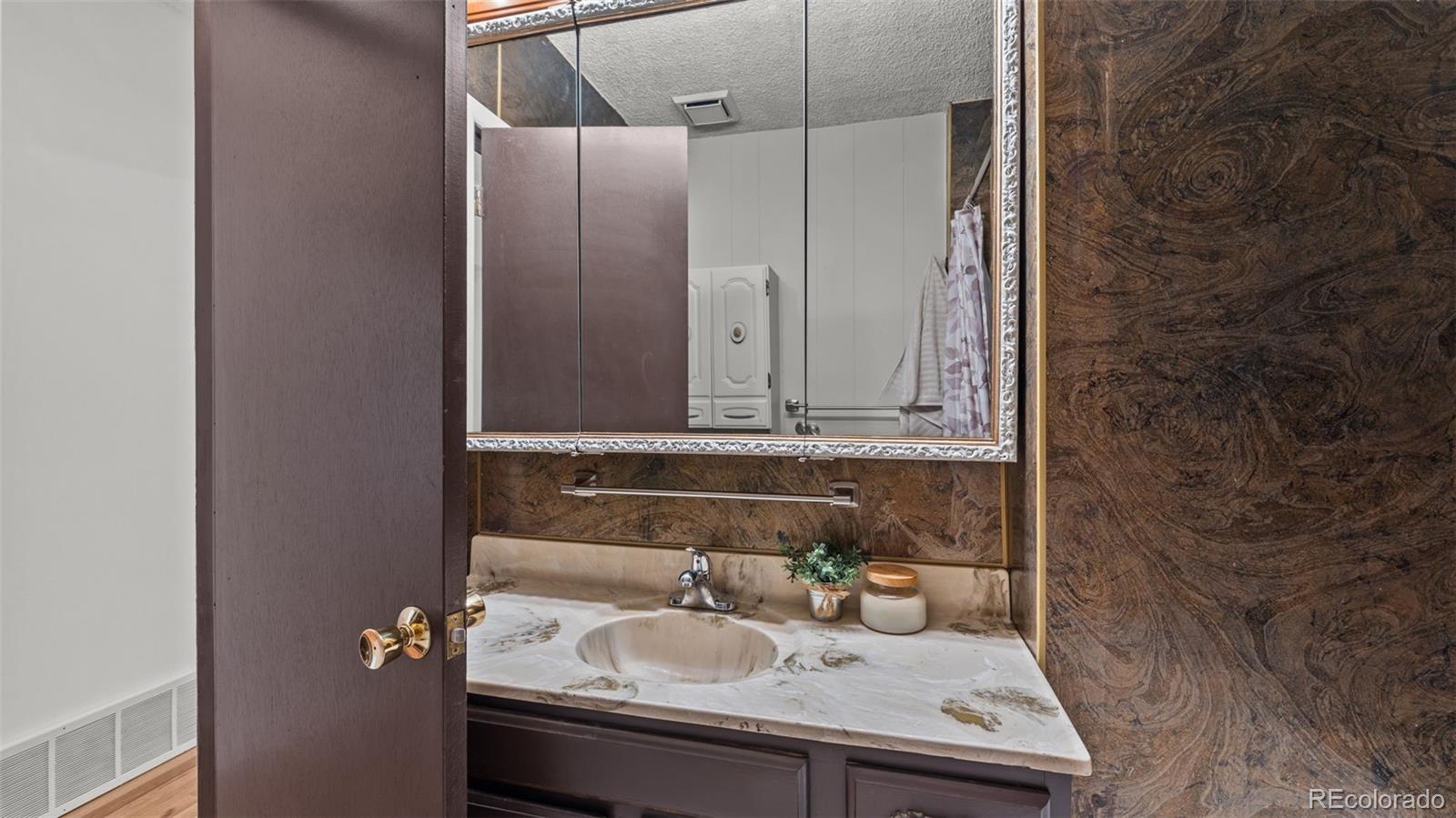 MLS Image #18 for 932 e moreno avenue,colorado springs, Colorado