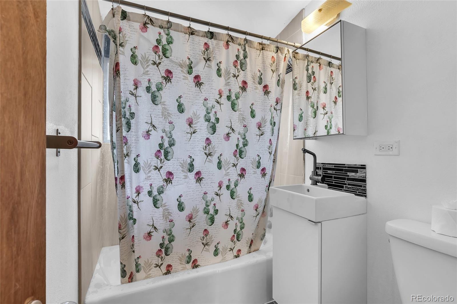 MLS Image #20 for 2330 s newton street,denver, Colorado