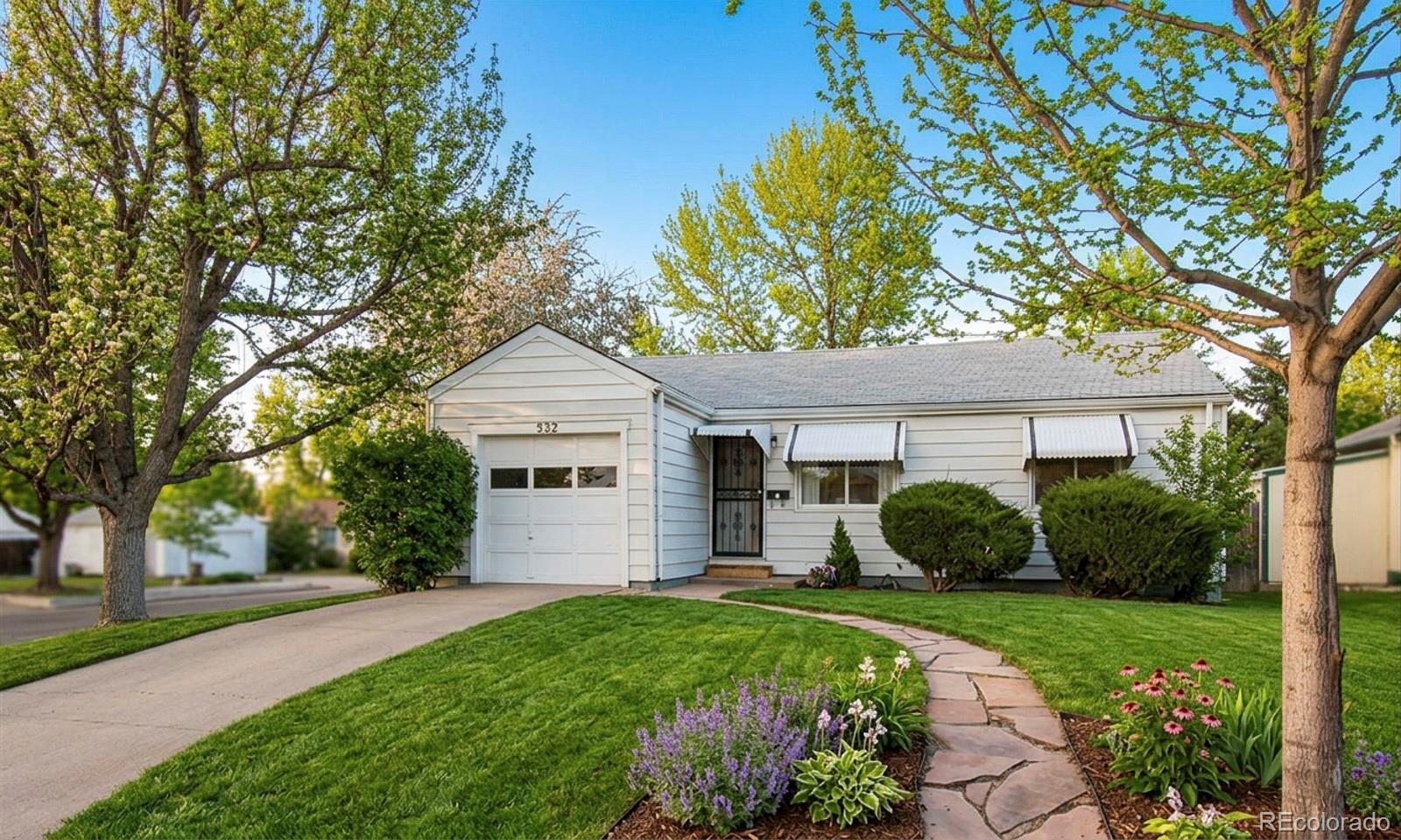 MLS Image #0 for 932  florence street,aurora, Colorado