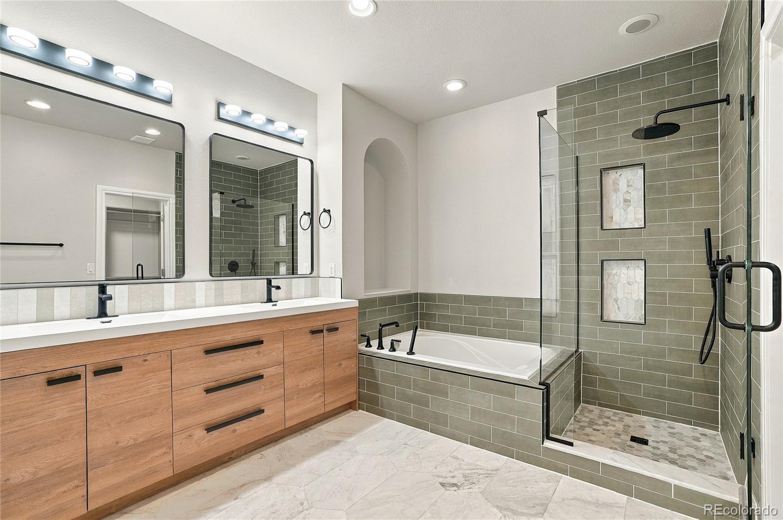 MLS Image #14 for 8753 e 29th place,denver, Colorado