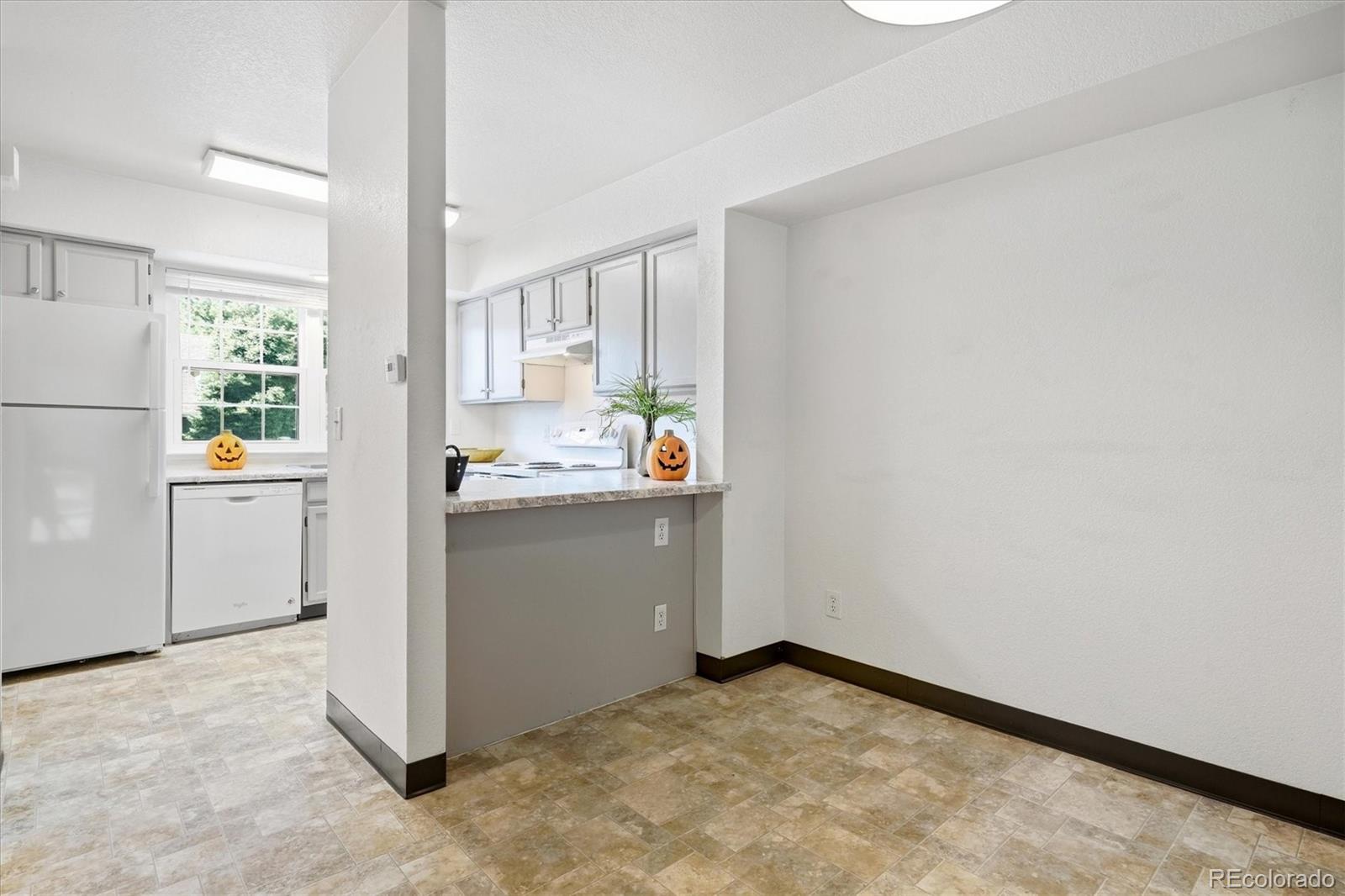 MLS Image #10 for 8199  welby road,thornton, Colorado