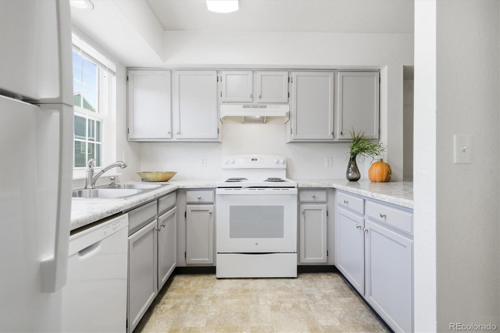 MLS Image #13 for 8199  welby road,thornton, Colorado