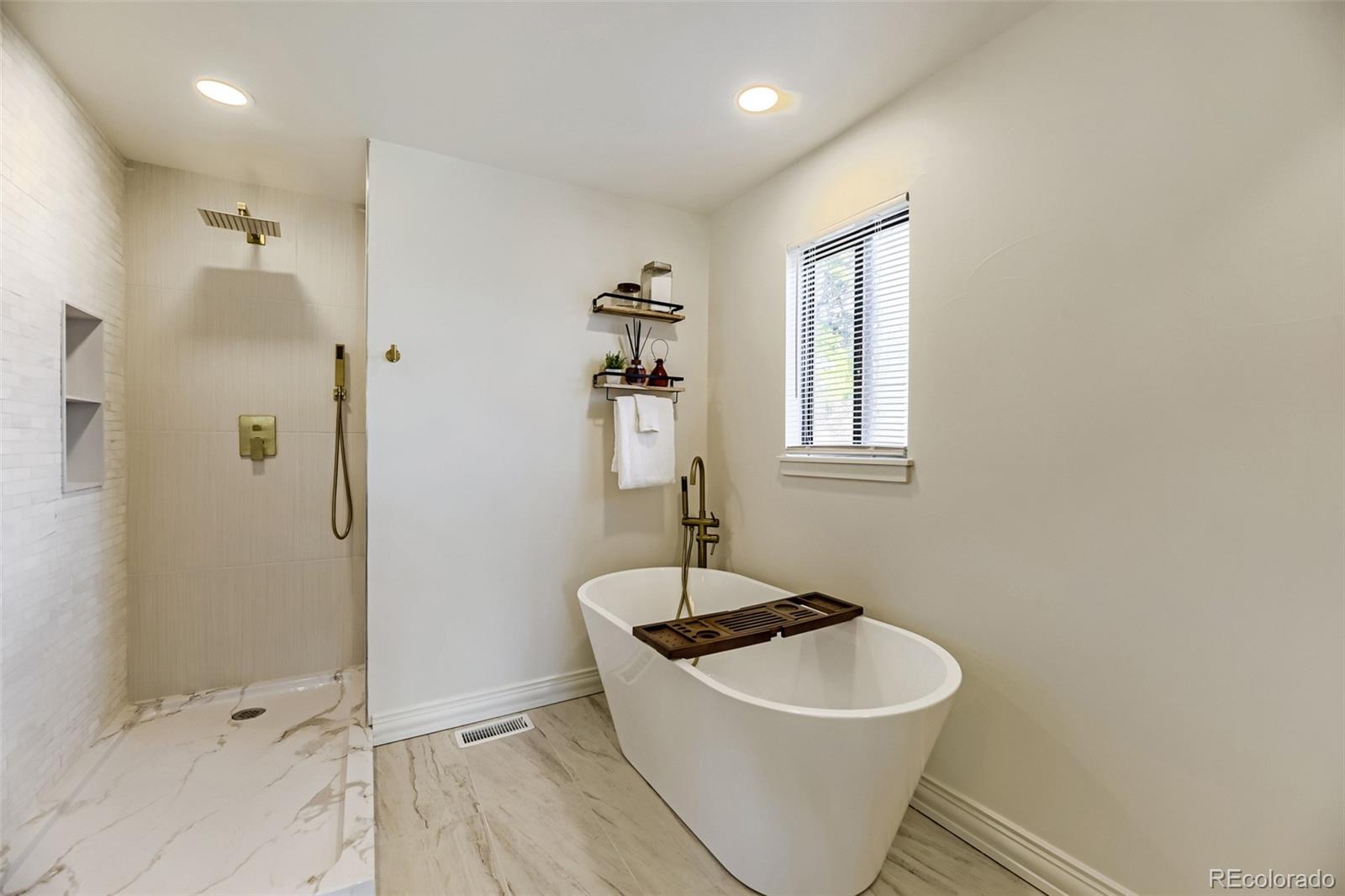 MLS Image #17 for 5756 s lansing court,englewood, Colorado