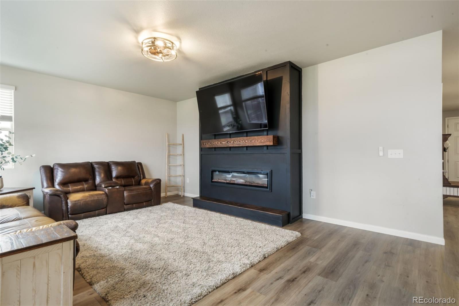 MLS Image #5 for 247 s scottsburg court,aurora, Colorado