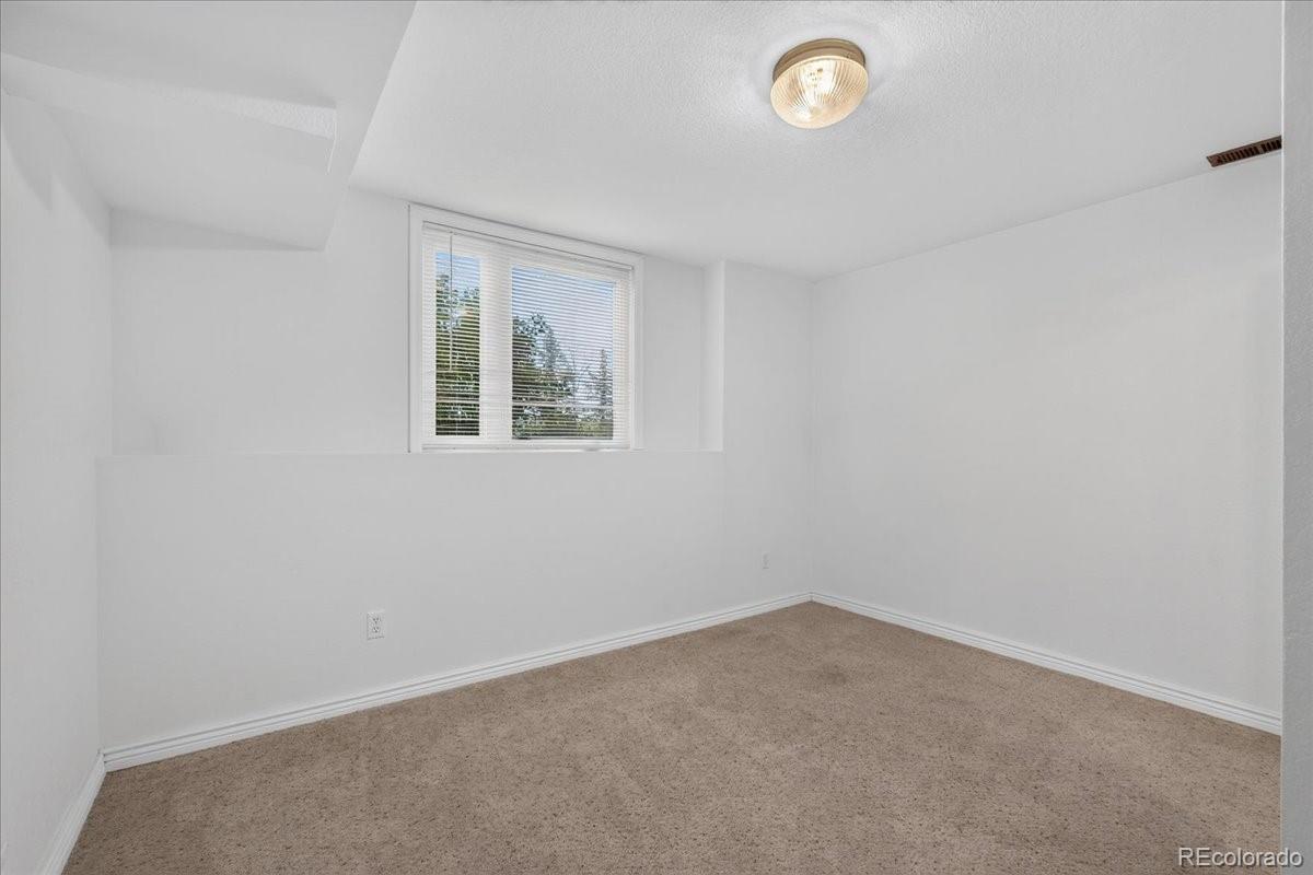 MLS Image #29 for 55739 e apache place,strasburg, Colorado