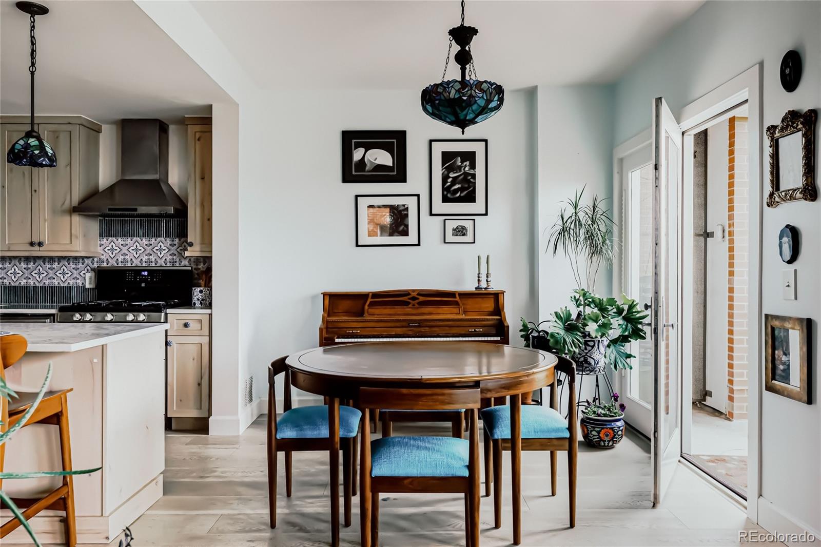MLS Image #10 for 1630 n clarkson street 516,denver, Colorado
