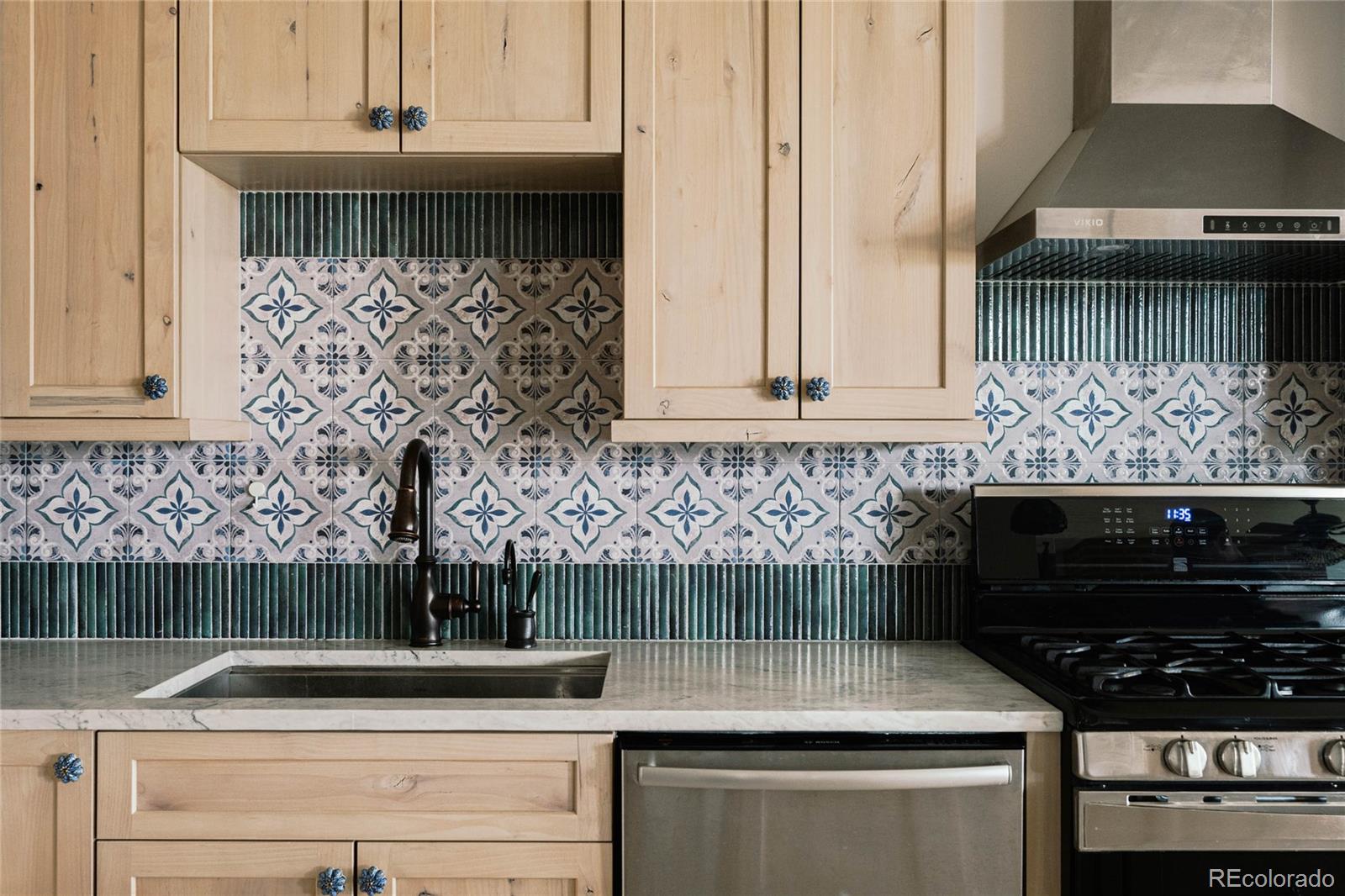MLS Image #11 for 1630 n clarkson street 516,denver, Colorado
