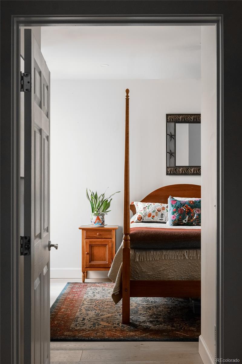 MLS Image #15 for 1630 n clarkson street 516,denver, Colorado