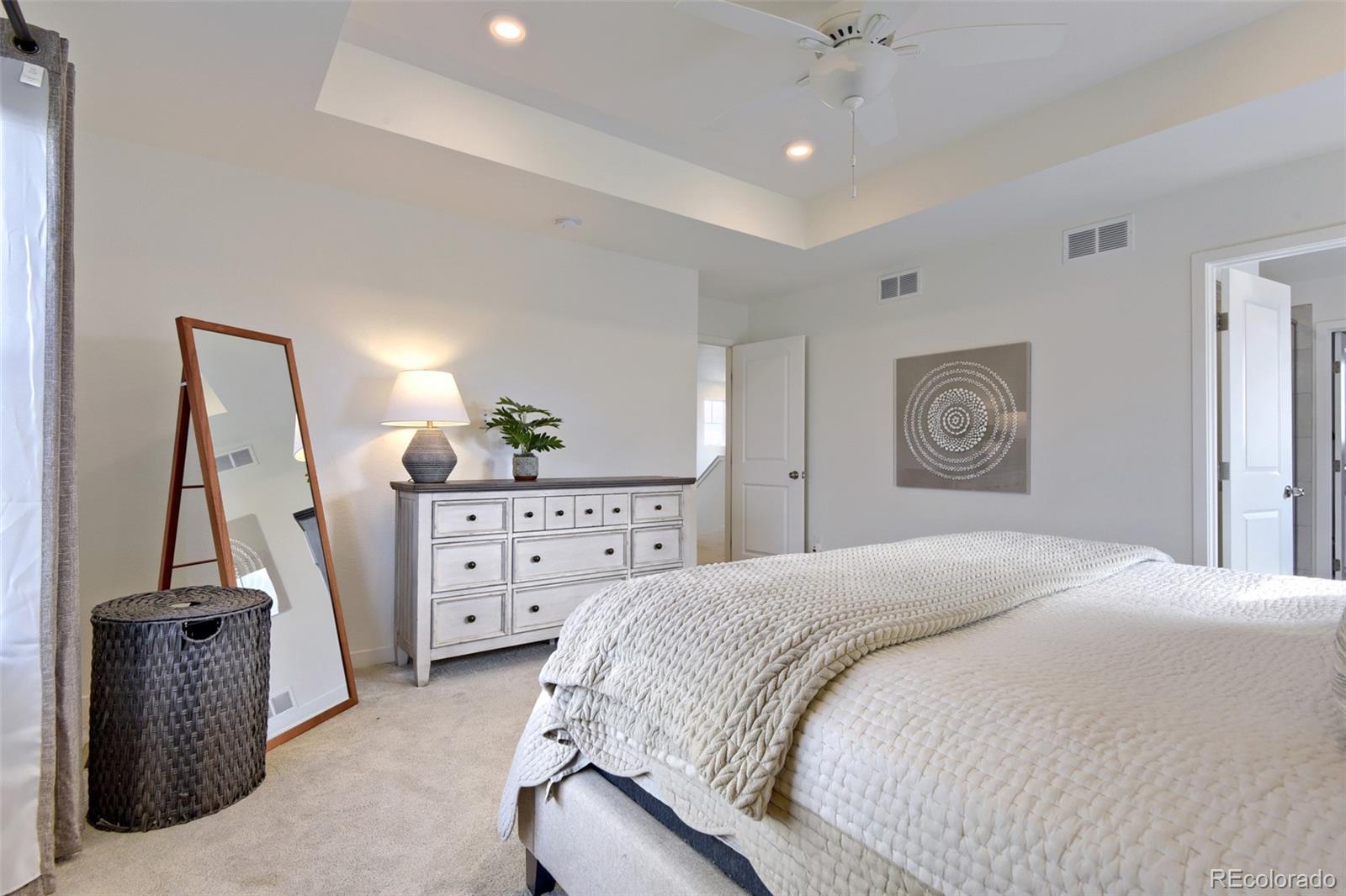 MLS Image #13 for 827 s flat rock way,aurora, Colorado