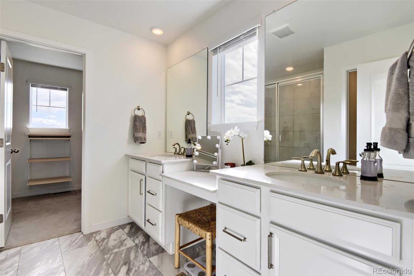 MLS Image #15 for 827 s flat rock way,aurora, Colorado