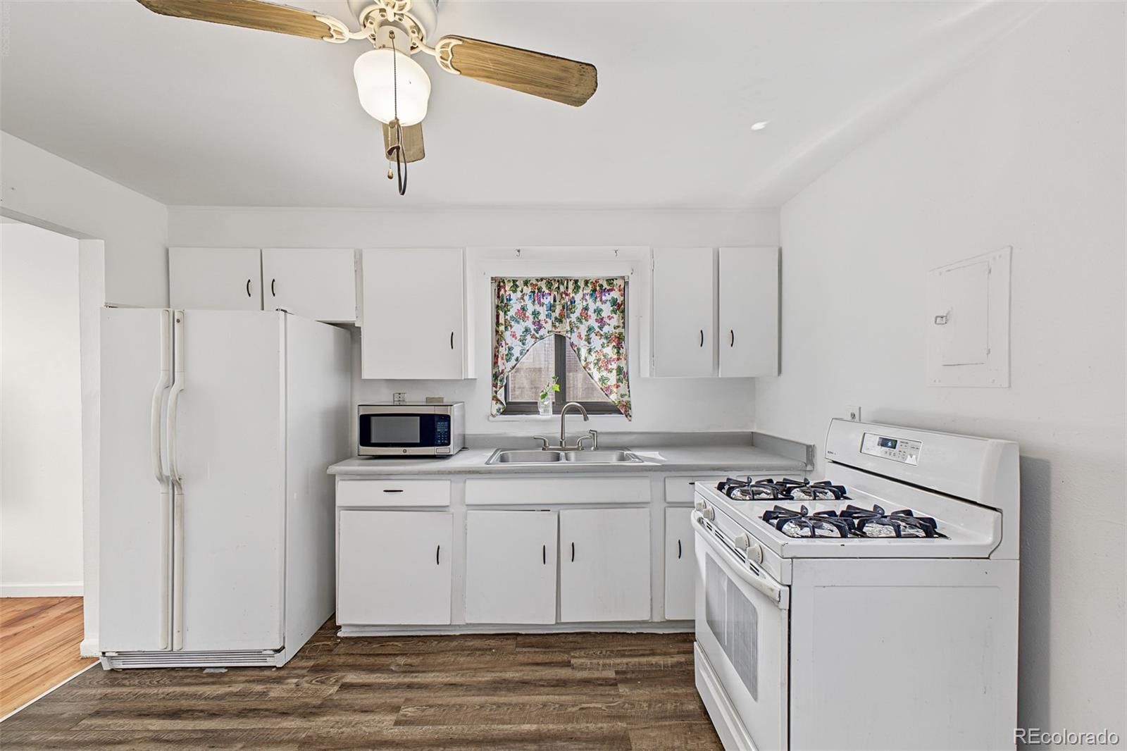 MLS Image #10 for 3015  carson street,aurora, Colorado