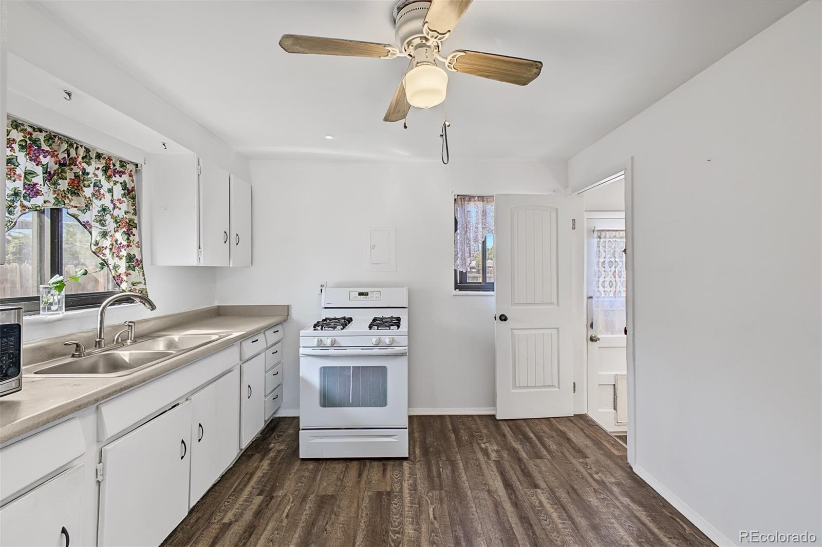 MLS Image #11 for 3015  carson street,aurora, Colorado