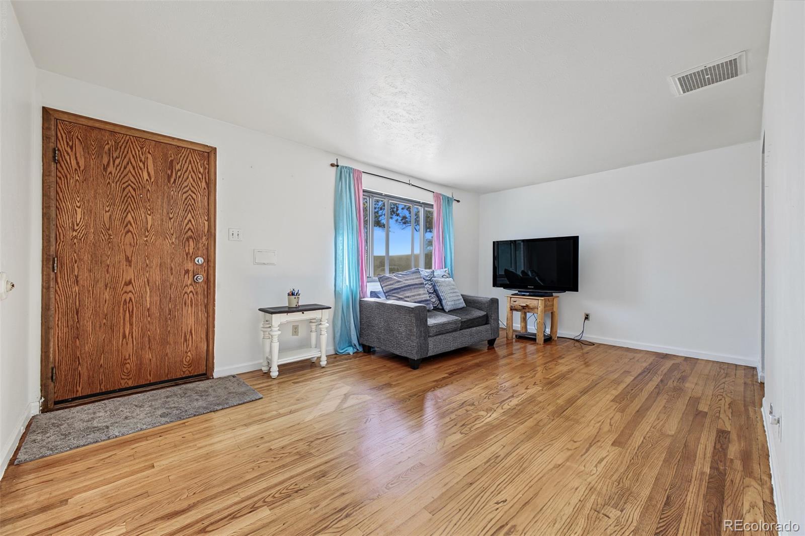 MLS Image #6 for 3015  carson street,aurora, Colorado