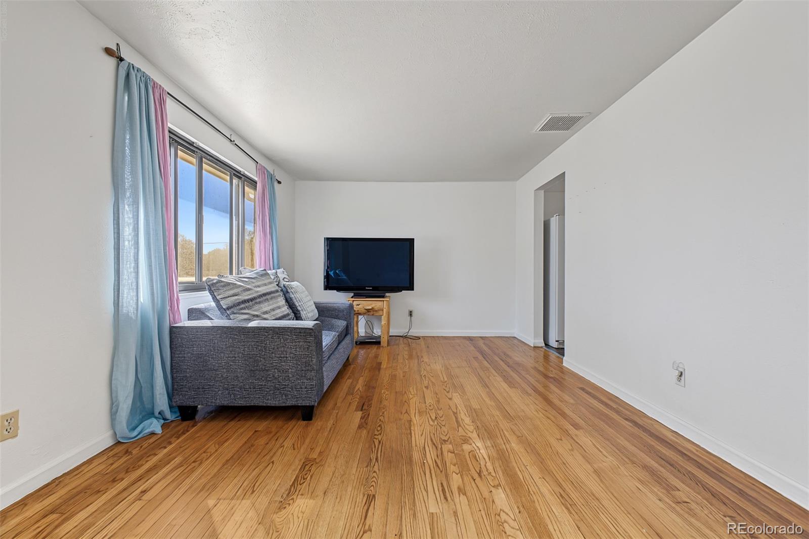 MLS Image #8 for 3015  carson street,aurora, Colorado
