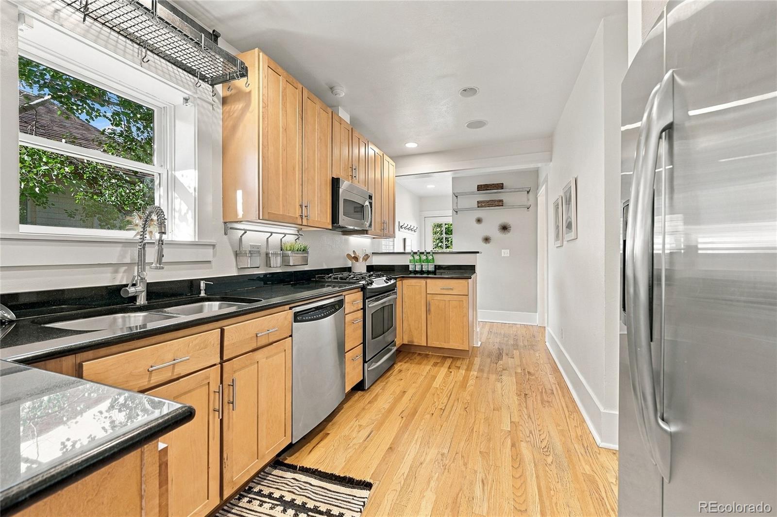 MLS Image #11 for 871 s gaylord street,denver, Colorado