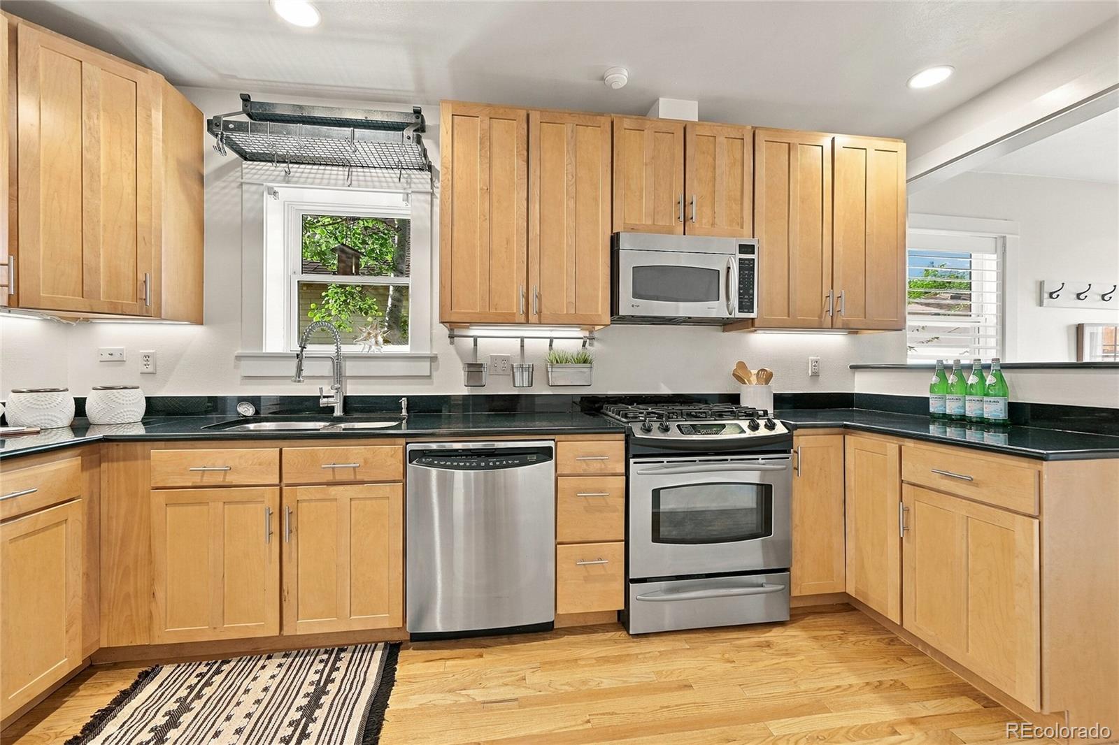 MLS Image #12 for 871 s gaylord street,denver, Colorado