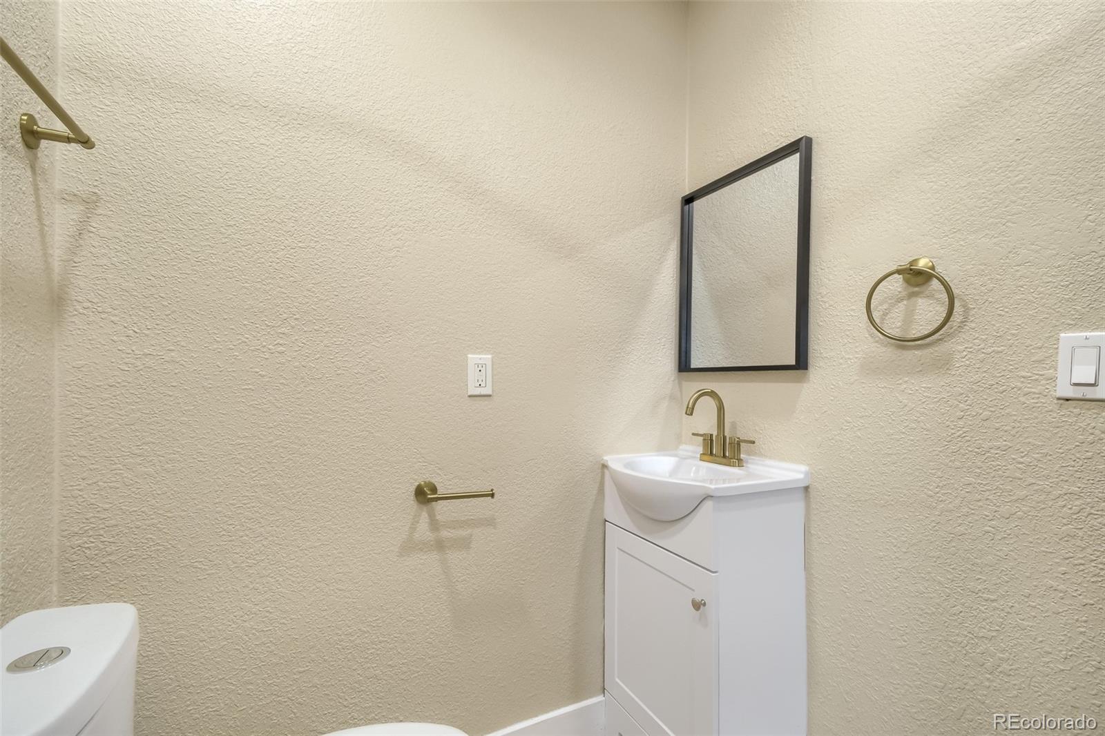 MLS Image #15 for 321  stuart street,denver, Colorado