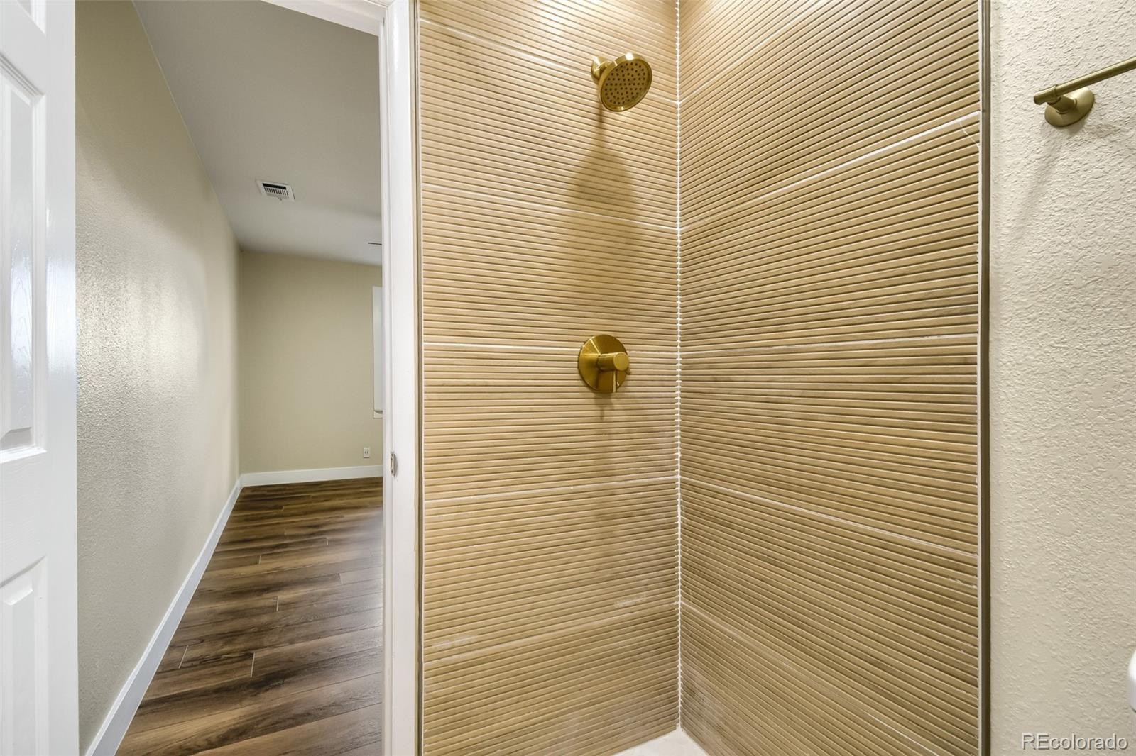 MLS Image #16 for 321  stuart street,denver, Colorado