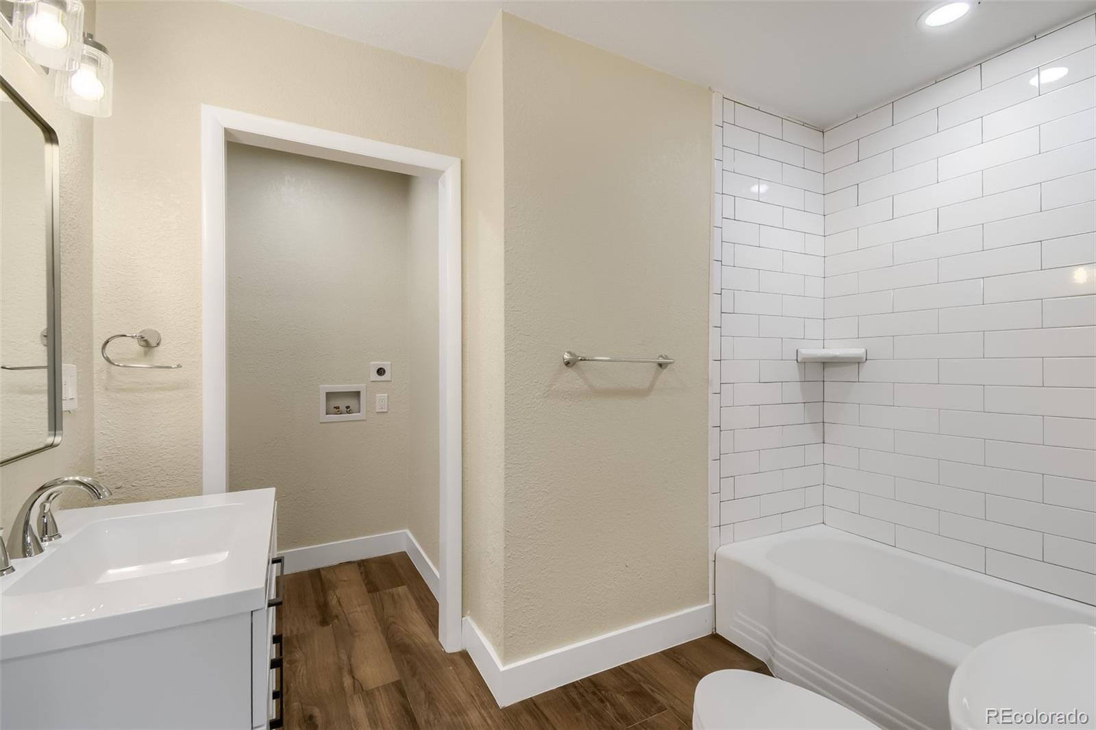MLS Image #21 for 321  stuart street,denver, Colorado