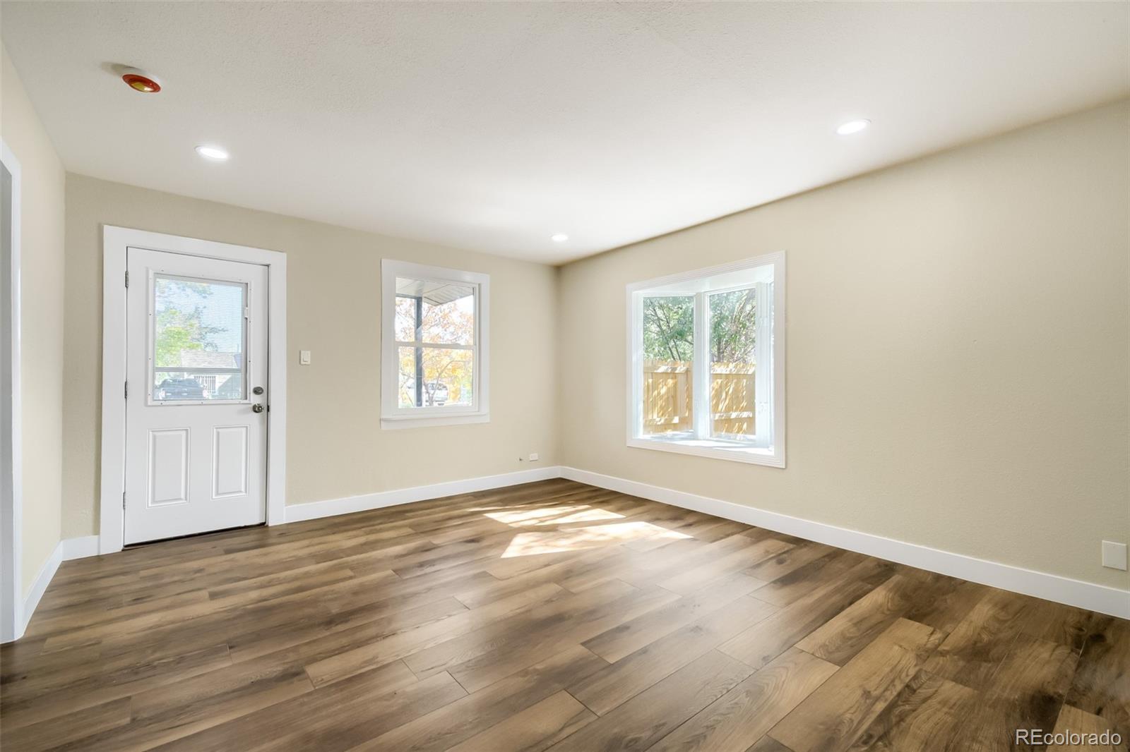 MLS Image #5 for 321  stuart street,denver, Colorado
