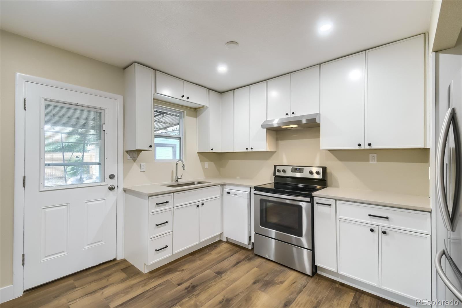 MLS Image #9 for 321  stuart street,denver, Colorado