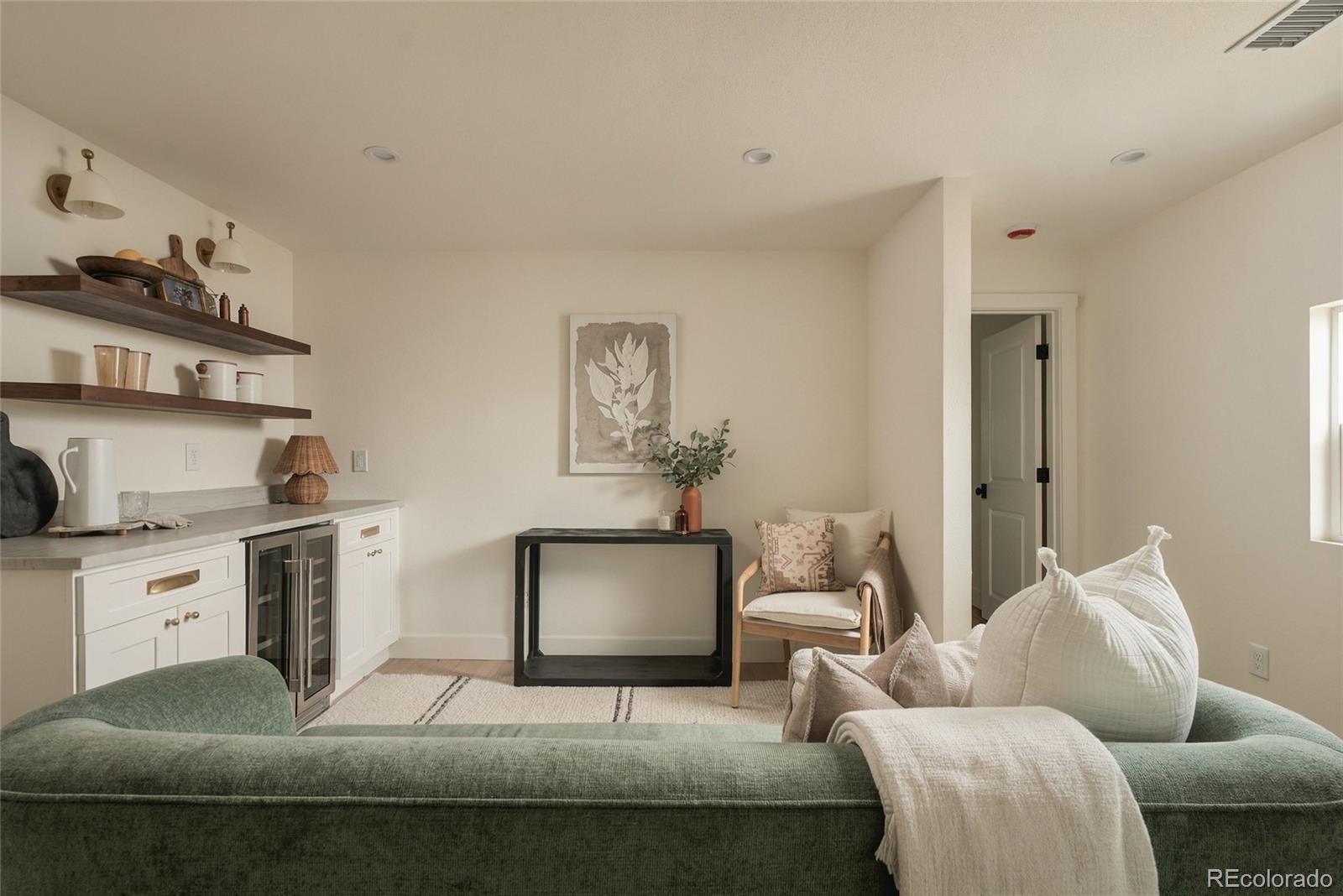 MLS Image #20 for 1610  roslyn street,denver, Colorado