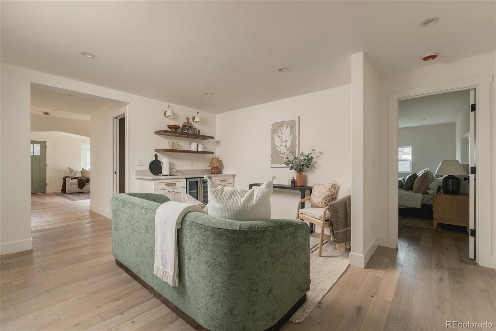MLS Image #23 for 1610  roslyn street,denver, Colorado