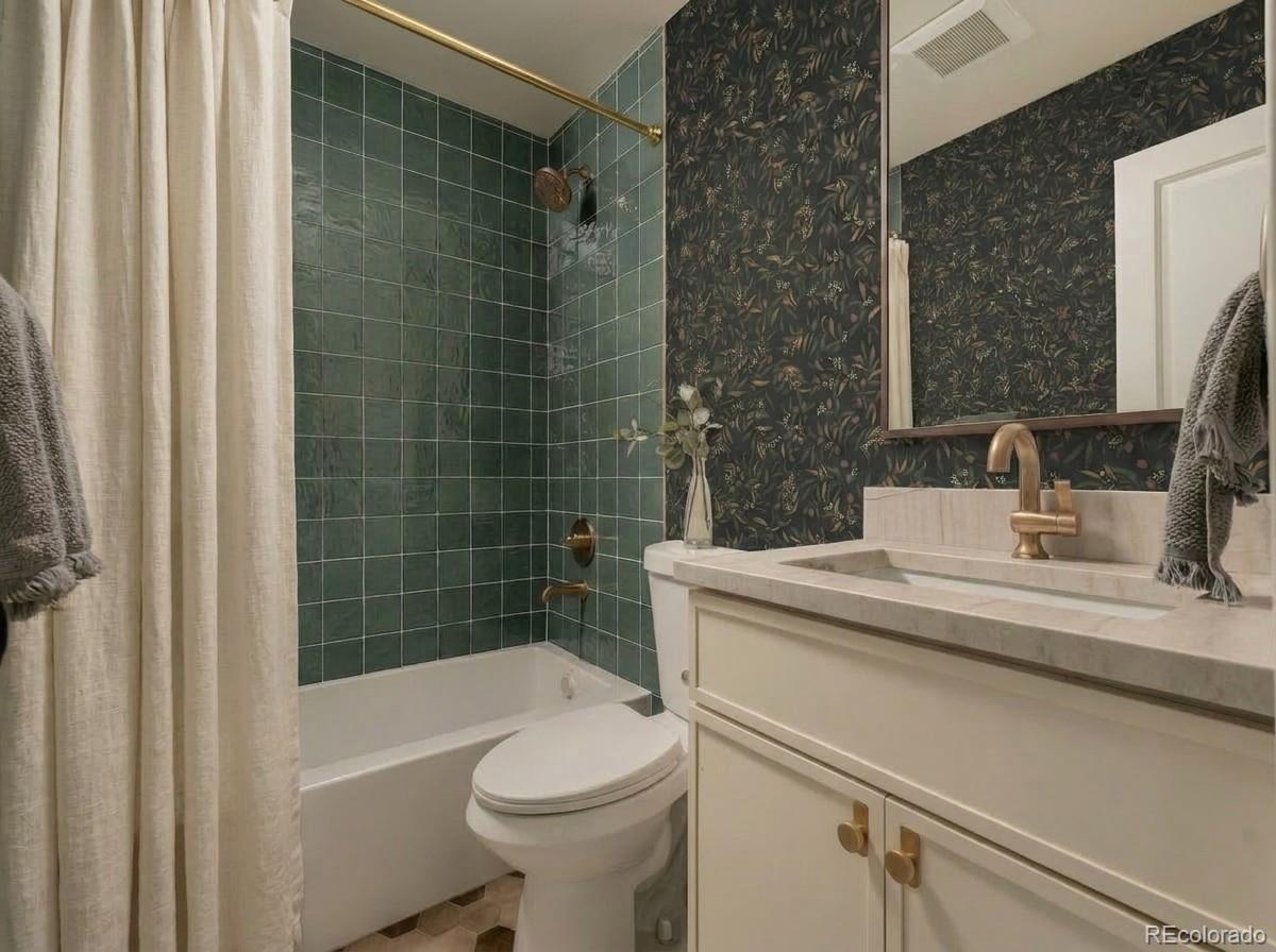 MLS Image #33 for 1610  roslyn street,denver, Colorado