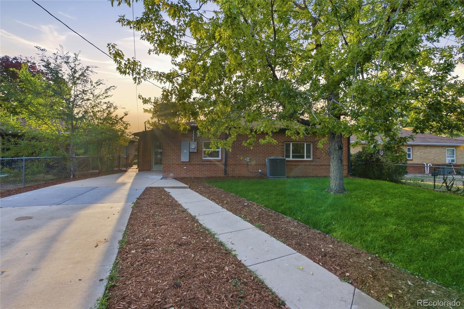 MLS Image #38 for 1610  roslyn street,denver, Colorado