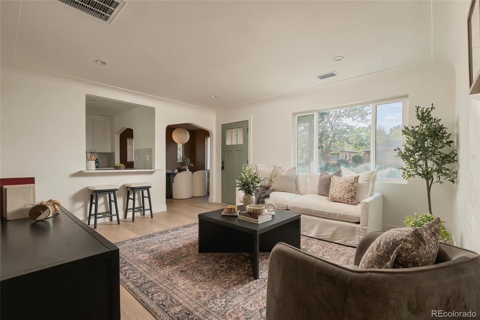 MLS Image #4 for 1610  roslyn street,denver, Colorado