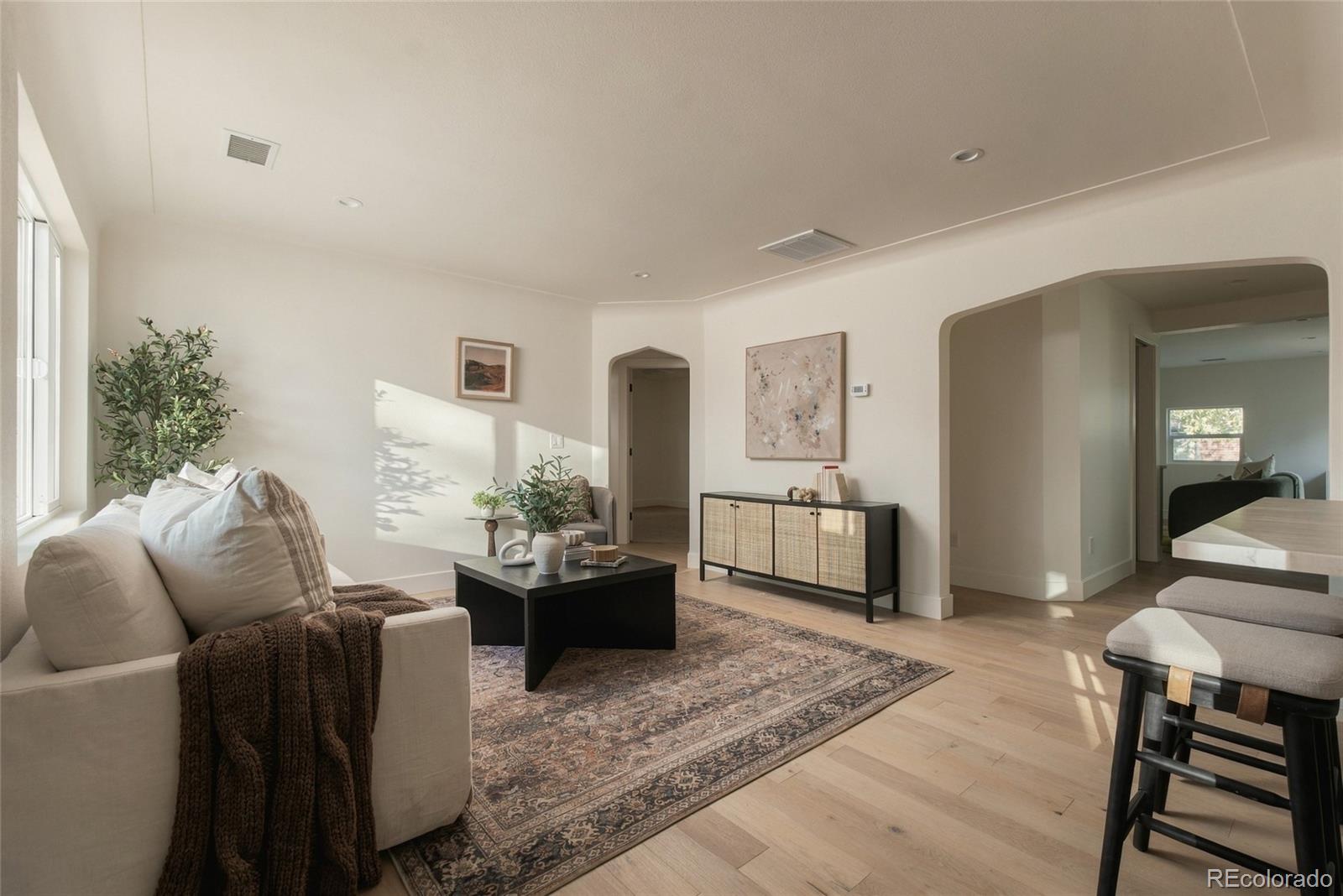 MLS Image #5 for 1610  roslyn street,denver, Colorado