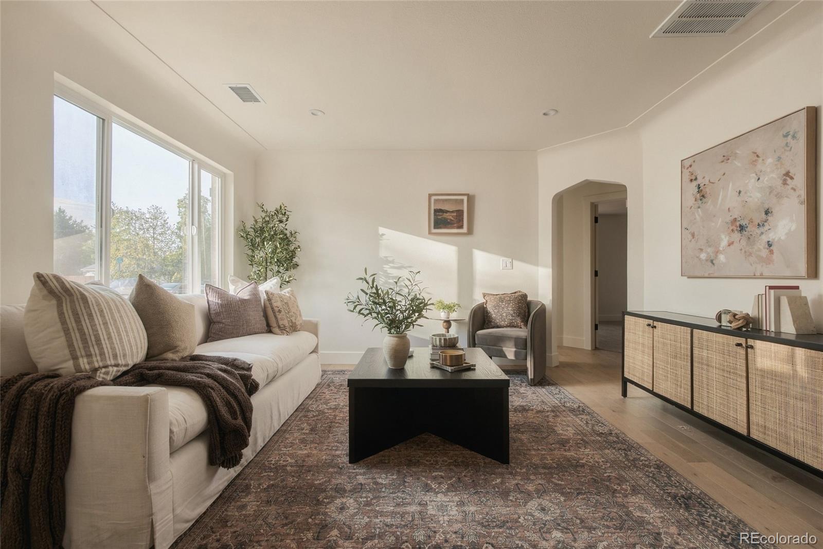 MLS Image #6 for 1610  roslyn street,denver, Colorado