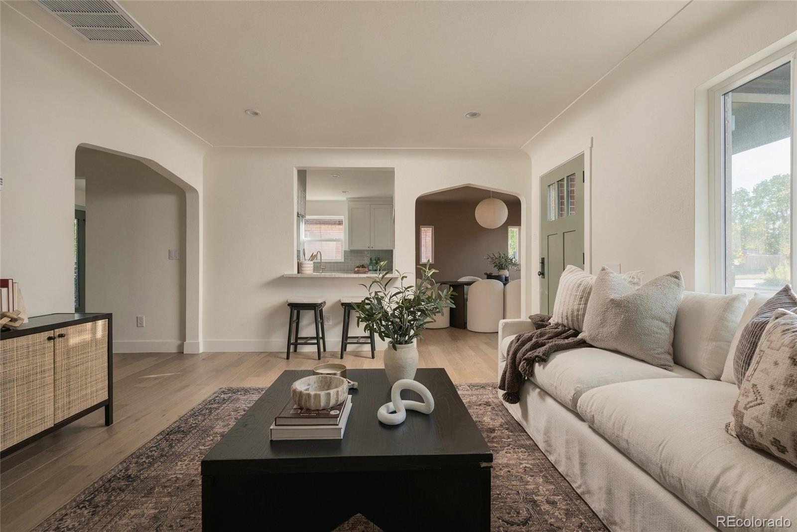 MLS Image #7 for 1610  roslyn street,denver, Colorado