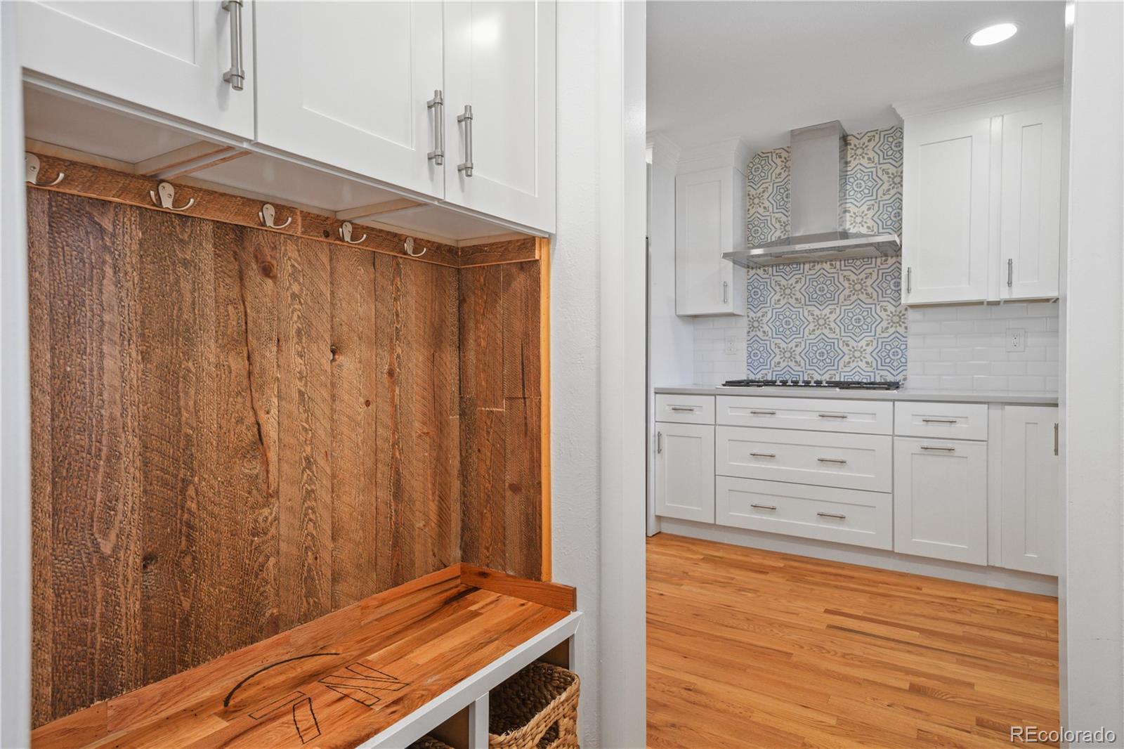 MLS Image #18 for 3685 s narcissus way,denver, Colorado