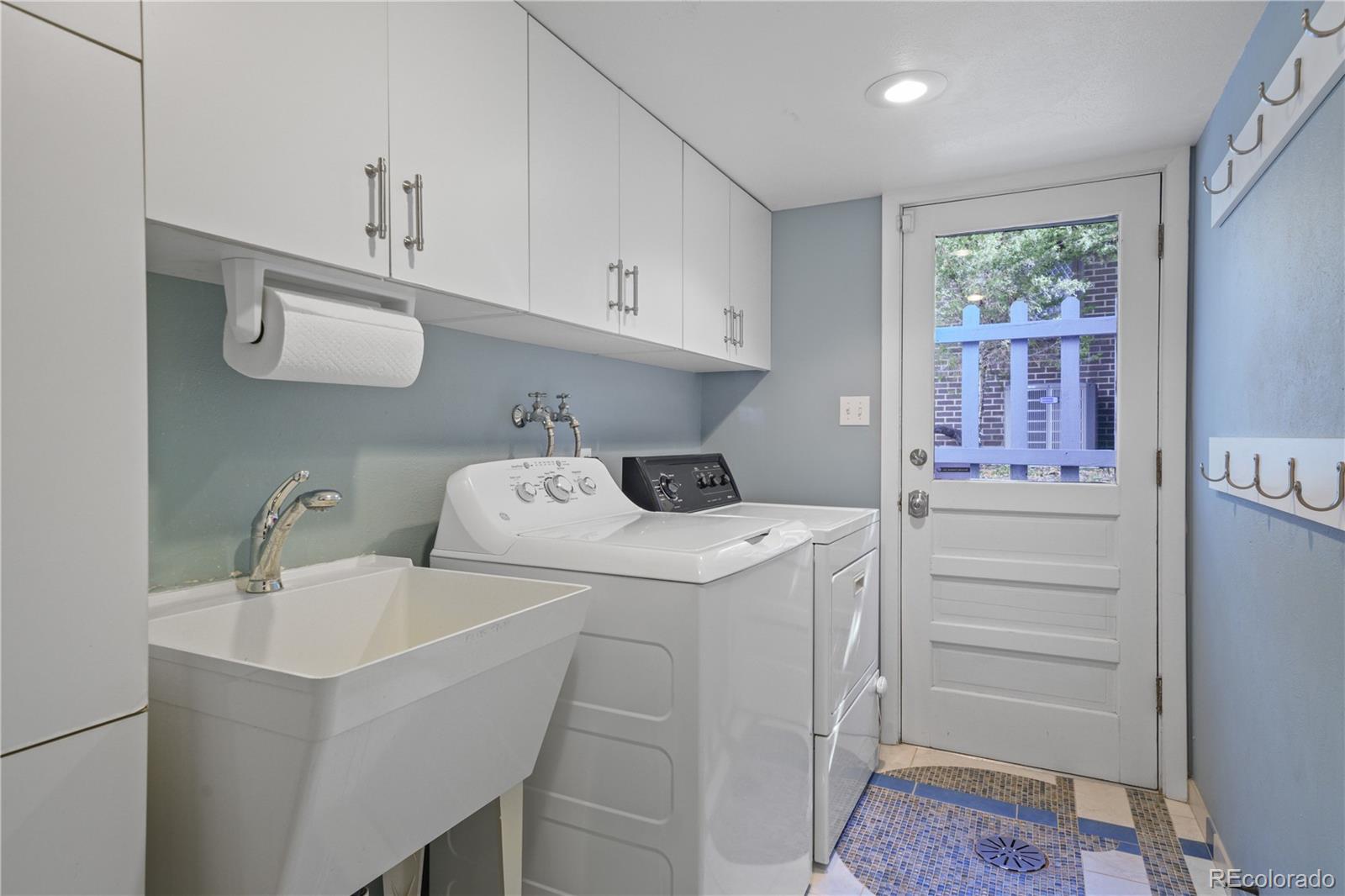 MLS Image #36 for 3685 s narcissus way,denver, Colorado