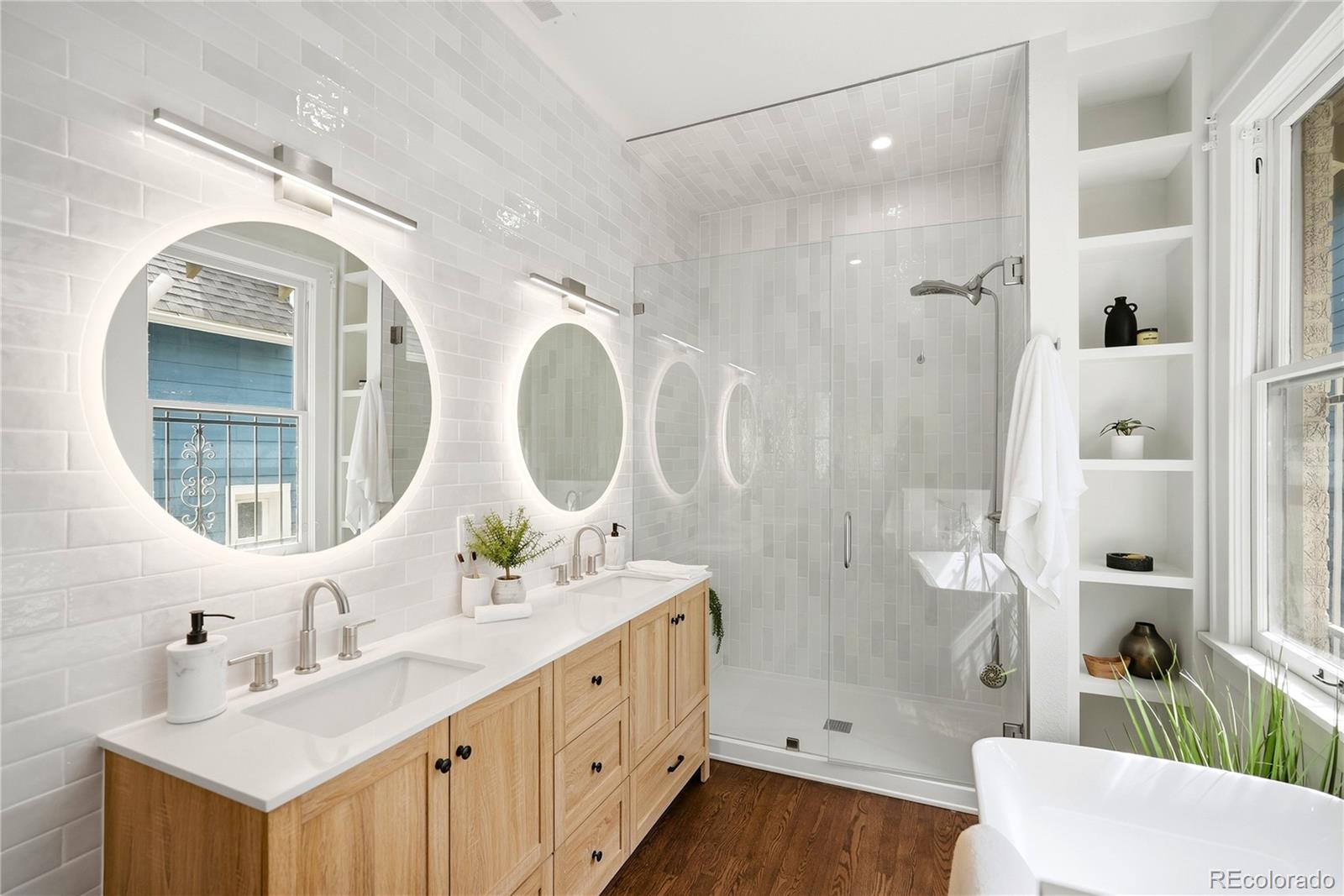 MLS Image #3 for 800 s emerson street,denver, Colorado