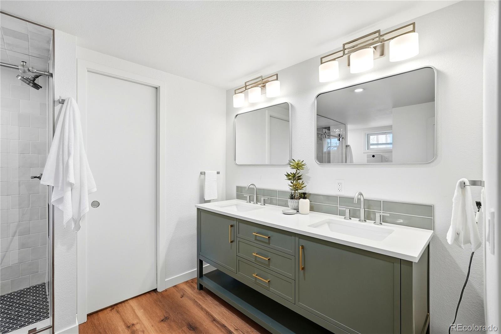MLS Image #7 for 800 s emerson street,denver, Colorado