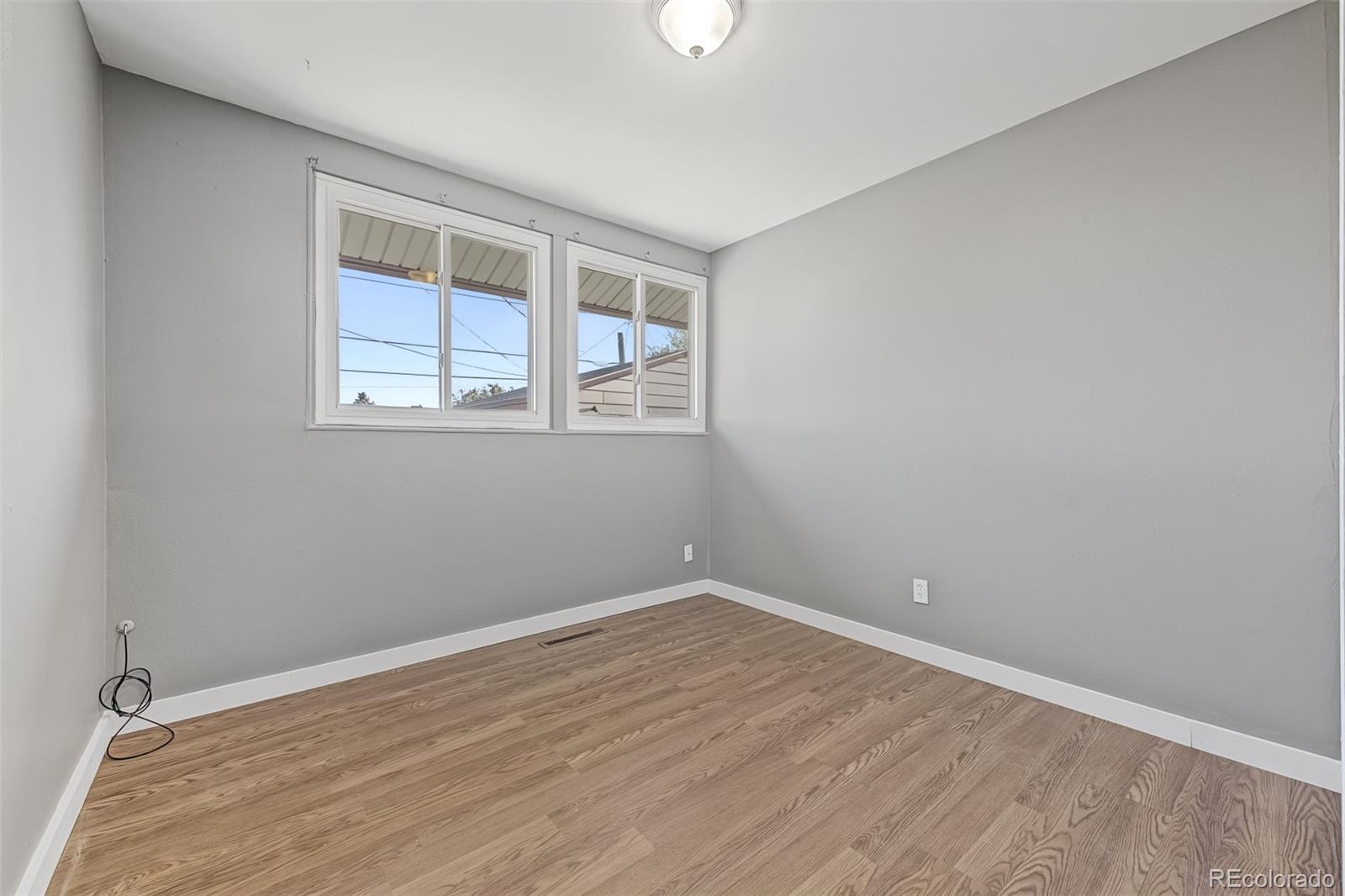 MLS Image #11 for 520  cragmore street,denver, Colorado
