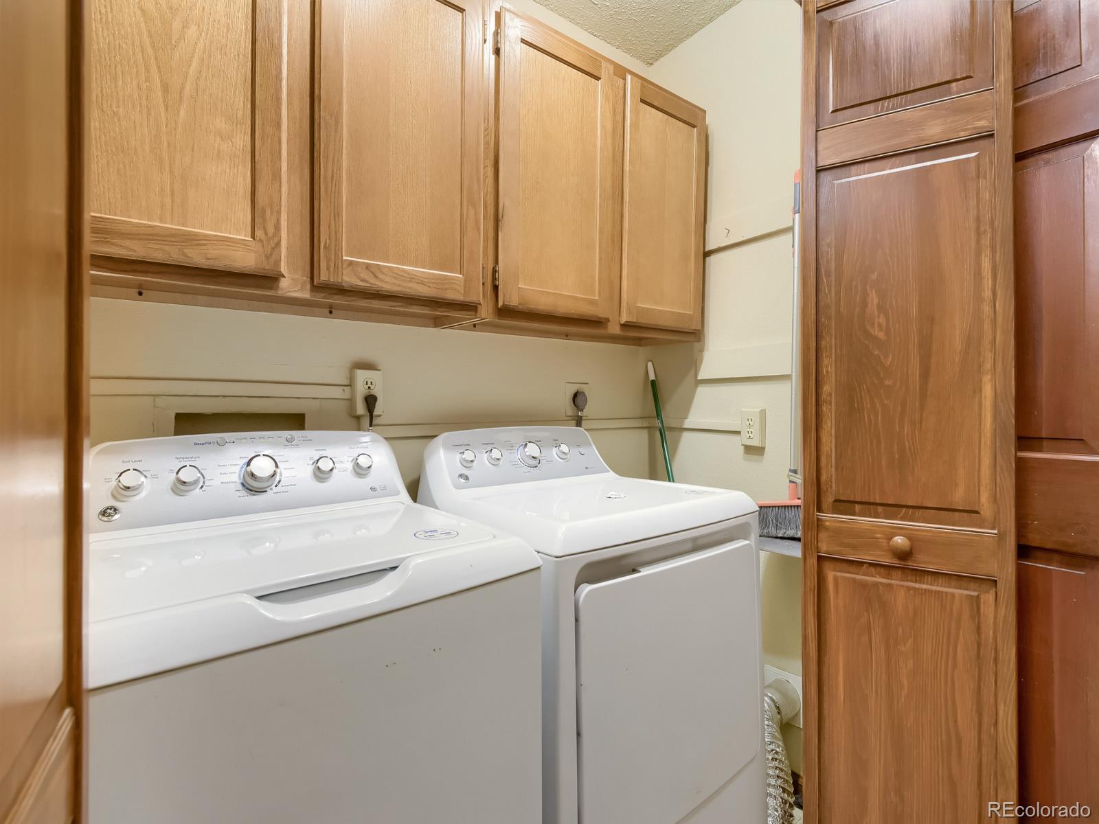 MLS Image #12 for 127 s eagle circle ,aurora, Colorado