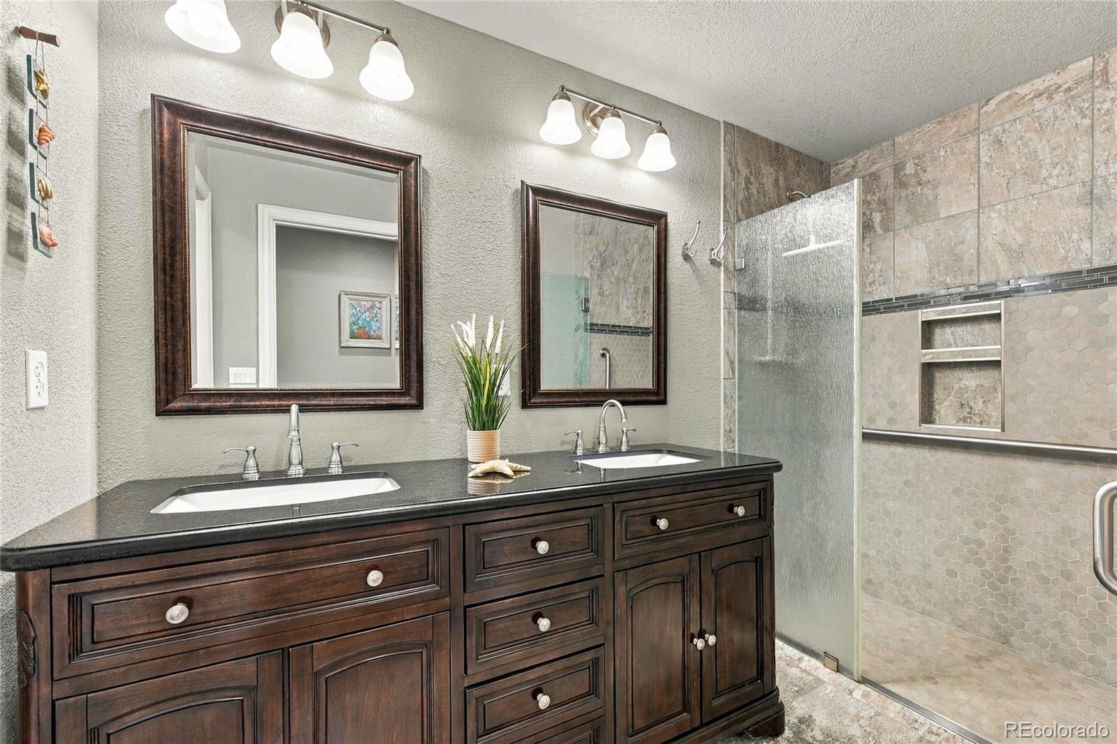 MLS Image #37 for 7660 s blackstone parkway,aurora, Colorado