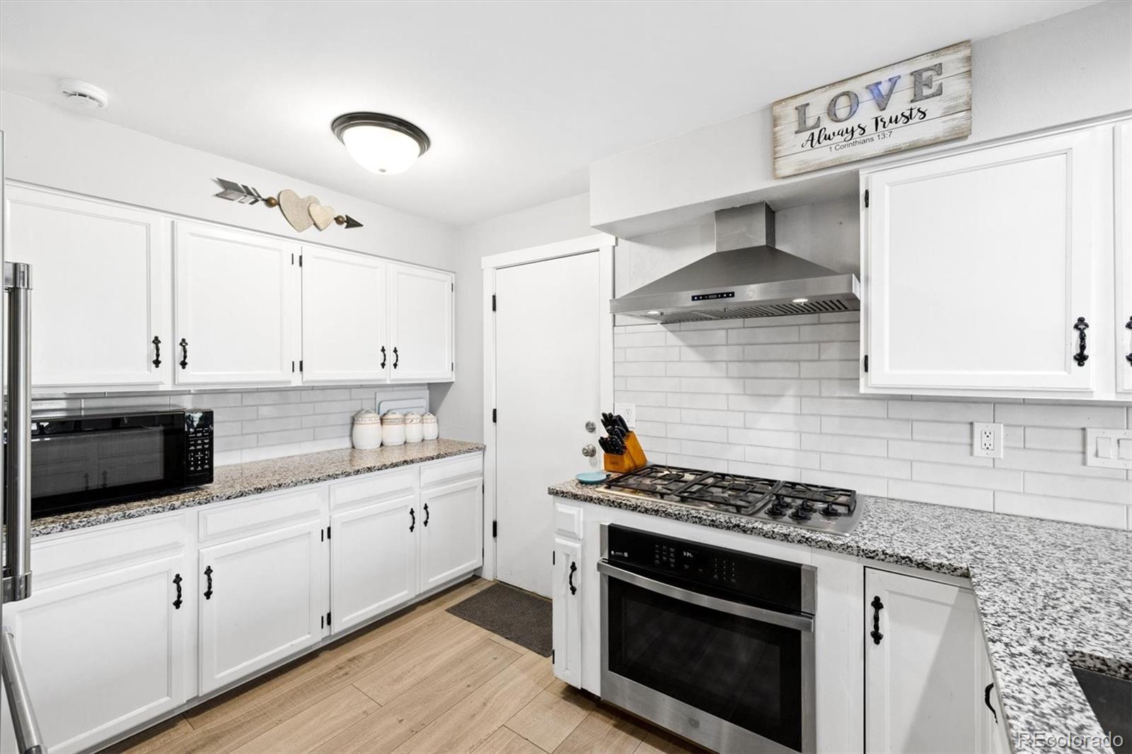 MLS Image #11 for 9755 w morraine avenue,littleton, Colorado