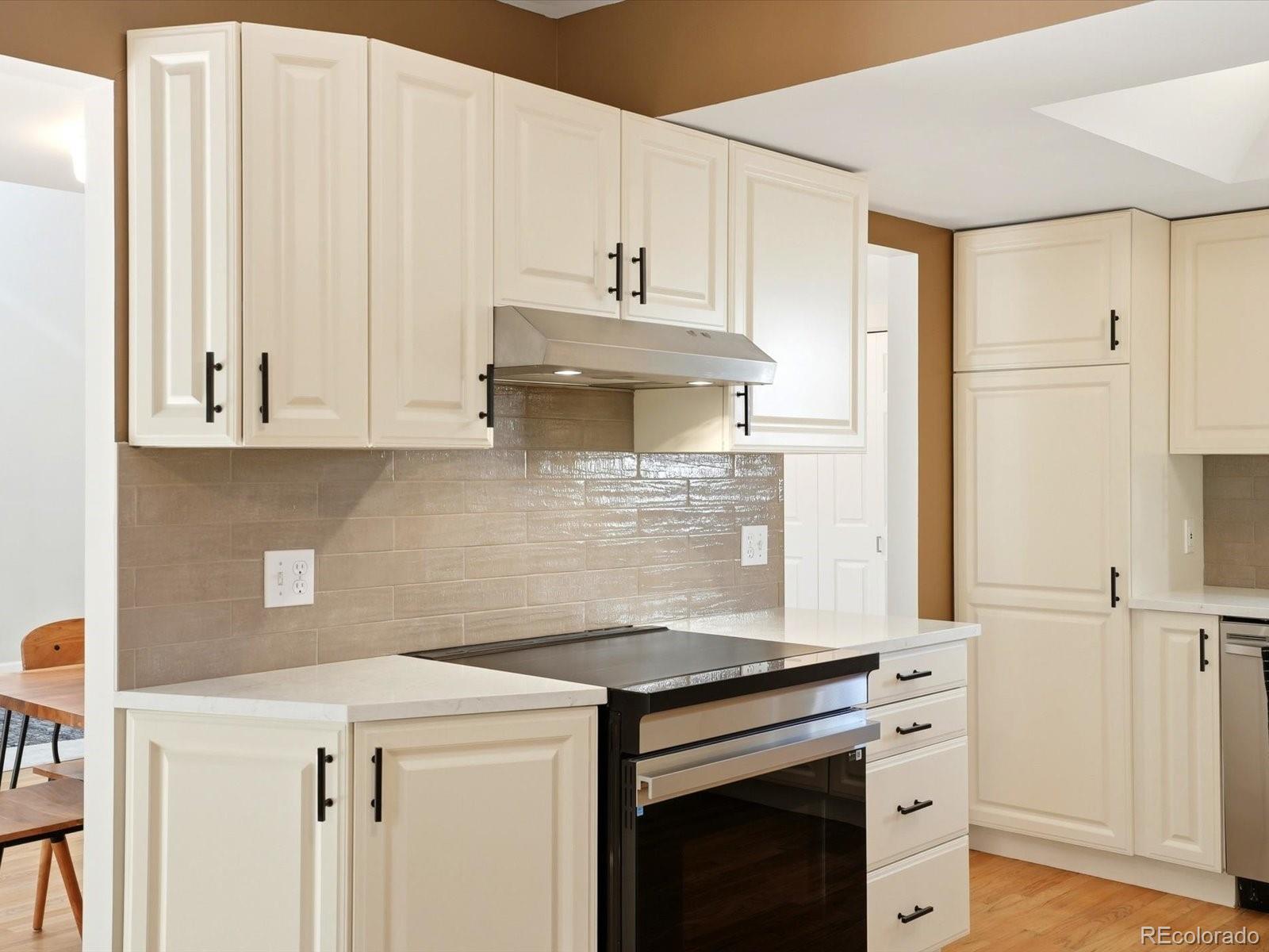MLS Image #12 for 3284 s heather gardens way,aurora, Colorado